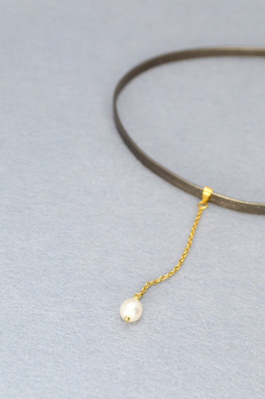 Gold Chain Pearl Drop Choker – Leather Band Necklace | Modern Minimalist Y Choker | Statement Jewelry for Women