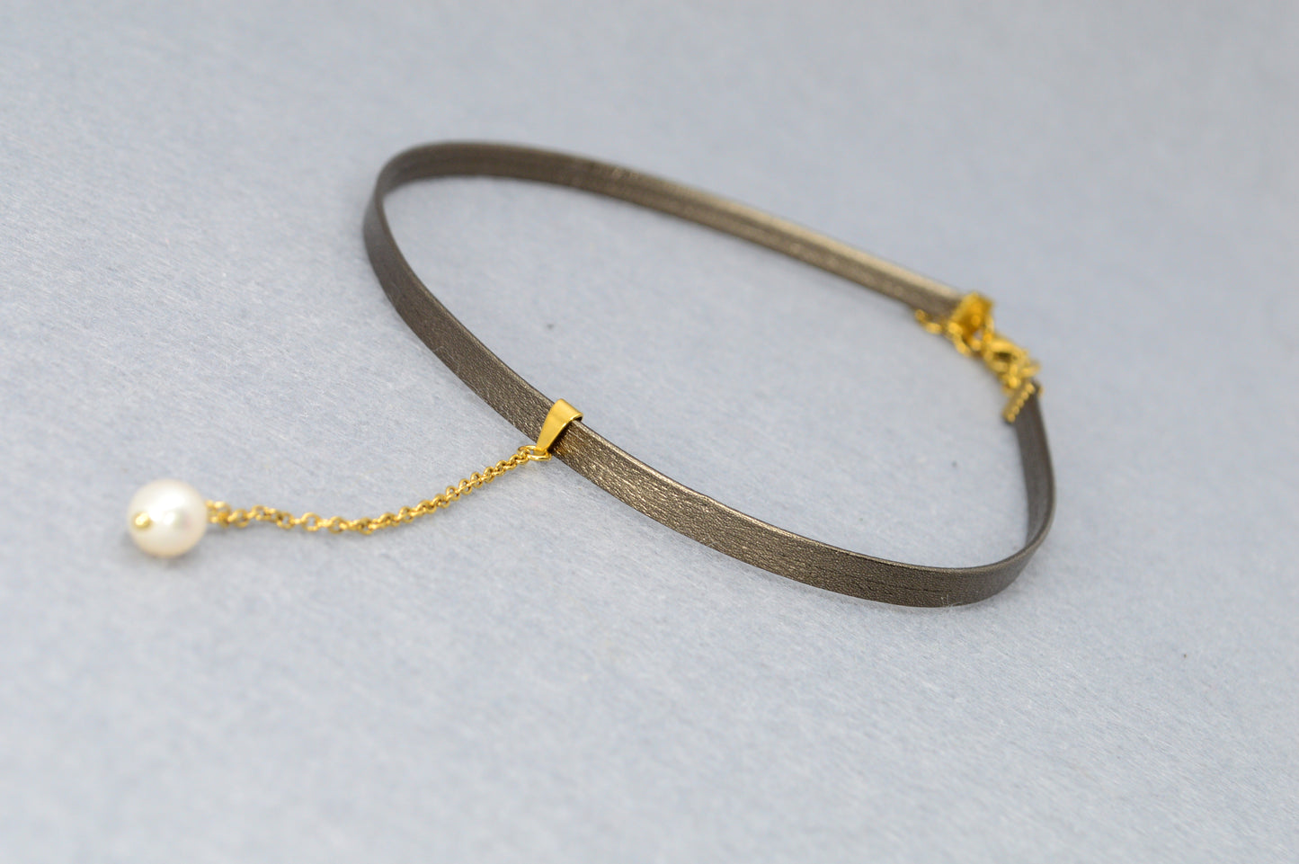 Gold Chain Pearl Drop Choker – Leather Band Necklace | Modern Minimalist Y Choker | Statement Jewelry for Women