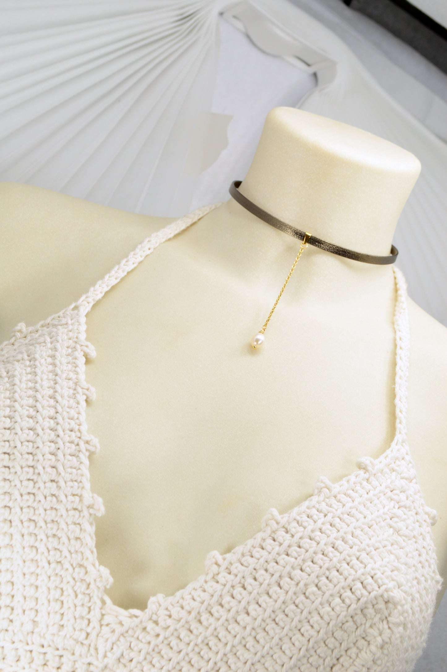 Gold Chain Pearl Drop Choker – Leather Band Necklace | Modern Minimalist Y Choker | Statement Jewelry for Women