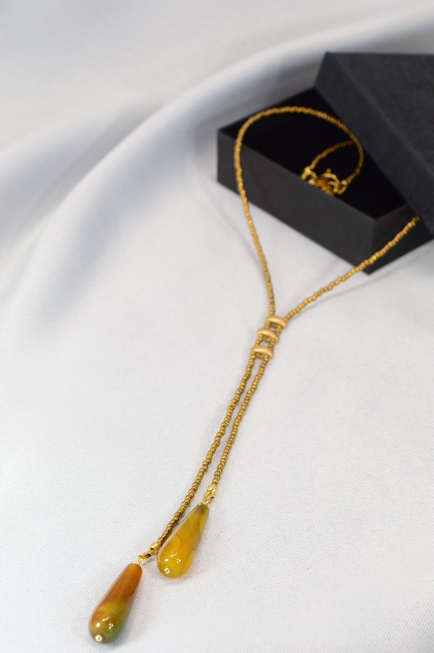 Agate Drop Lariat Necklace – Gold Seed Bead Y Necklace with Natural Agate Tips