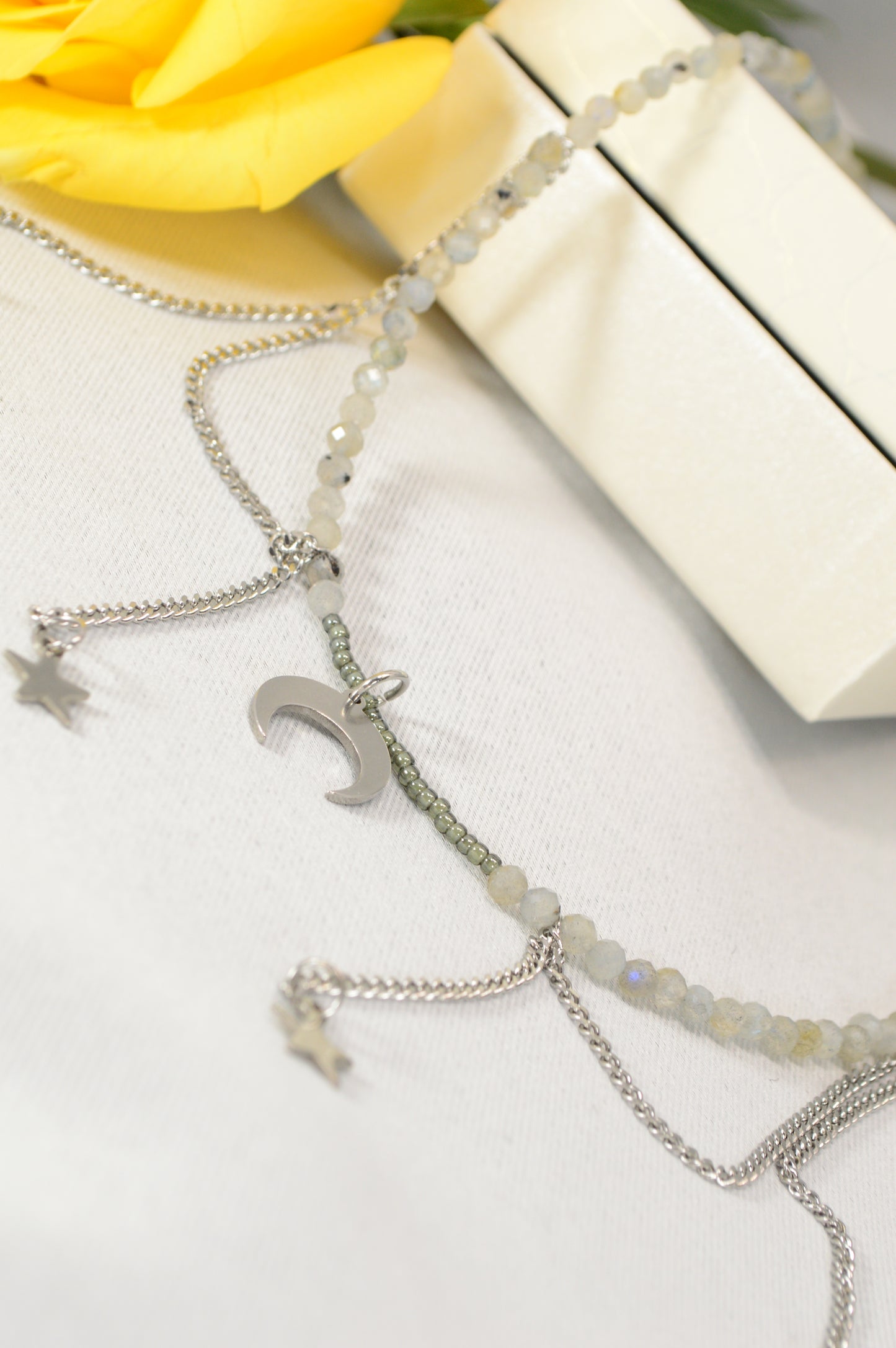 Mondstein-Charm-Kette – Halbmond & Sterne – Edelstahl-Layering