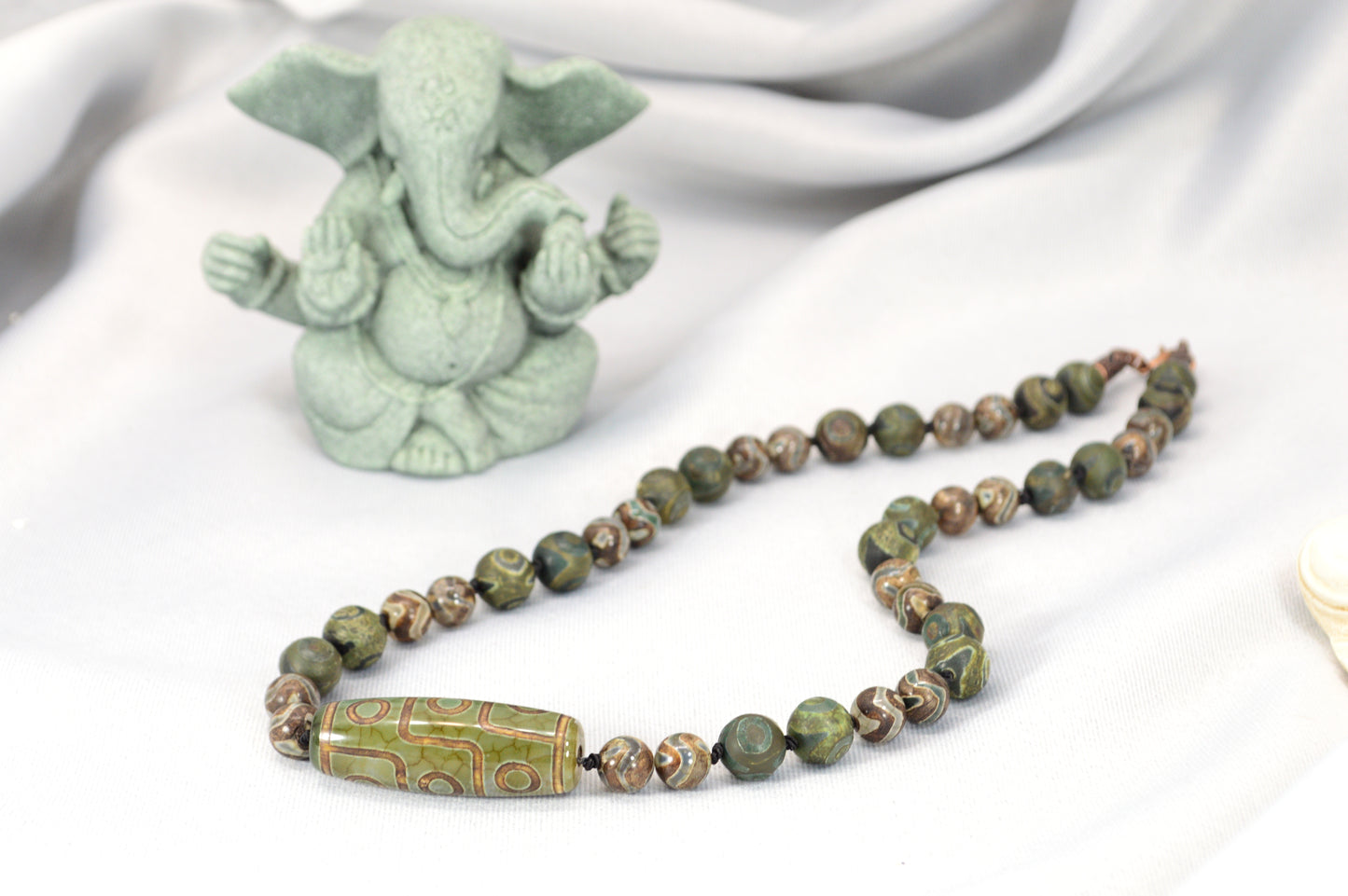 Green Tibetan Dzi Bead Necklace – Boho Spiritual Amulet for Grounding & Balance