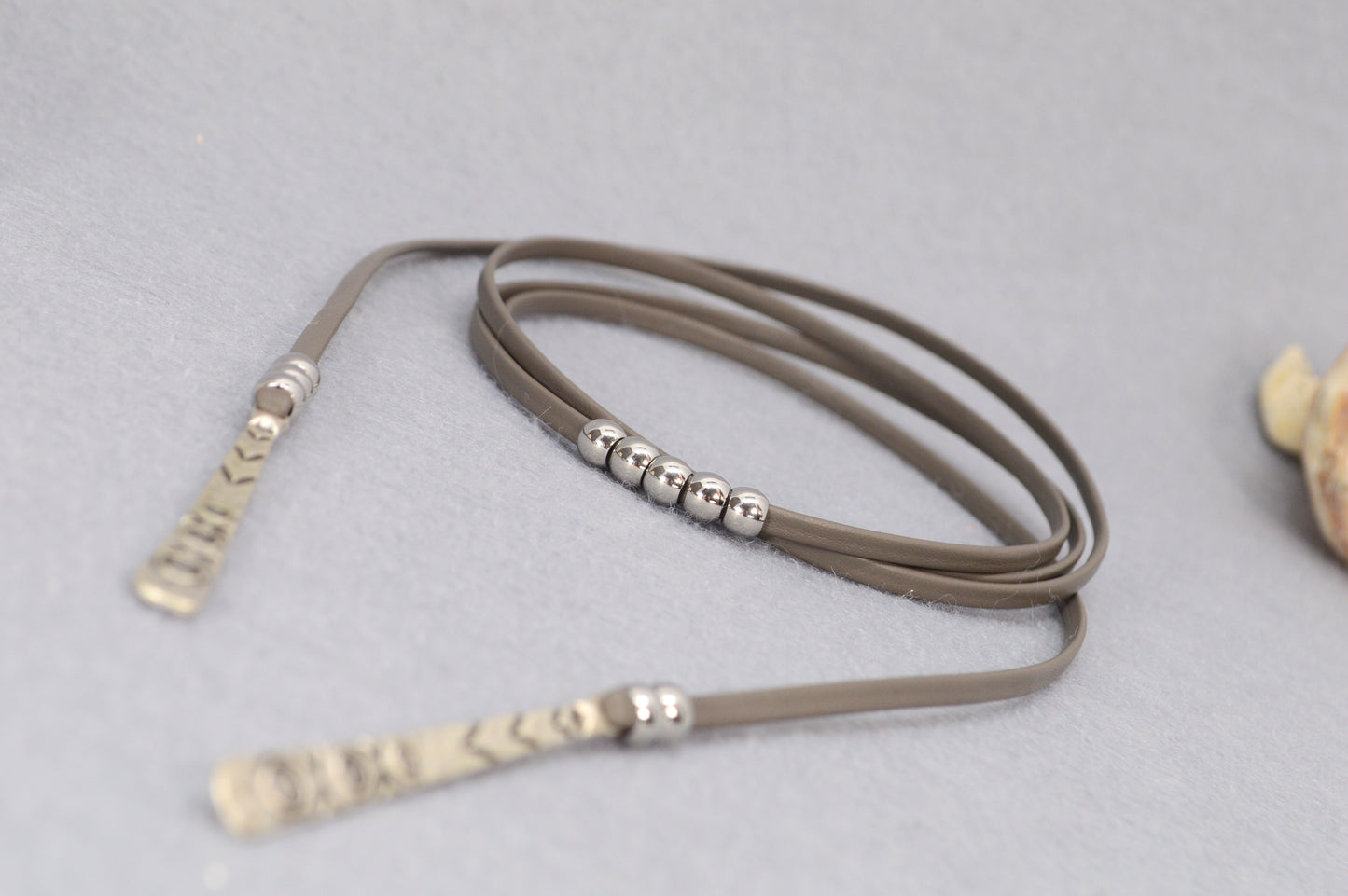 Handmade Leather Wrap Choker Necklace with Metal Bar Ends β Adjustable Boho Festival Jewelry β 3 Colors (Black, Grey, Dark Brown)