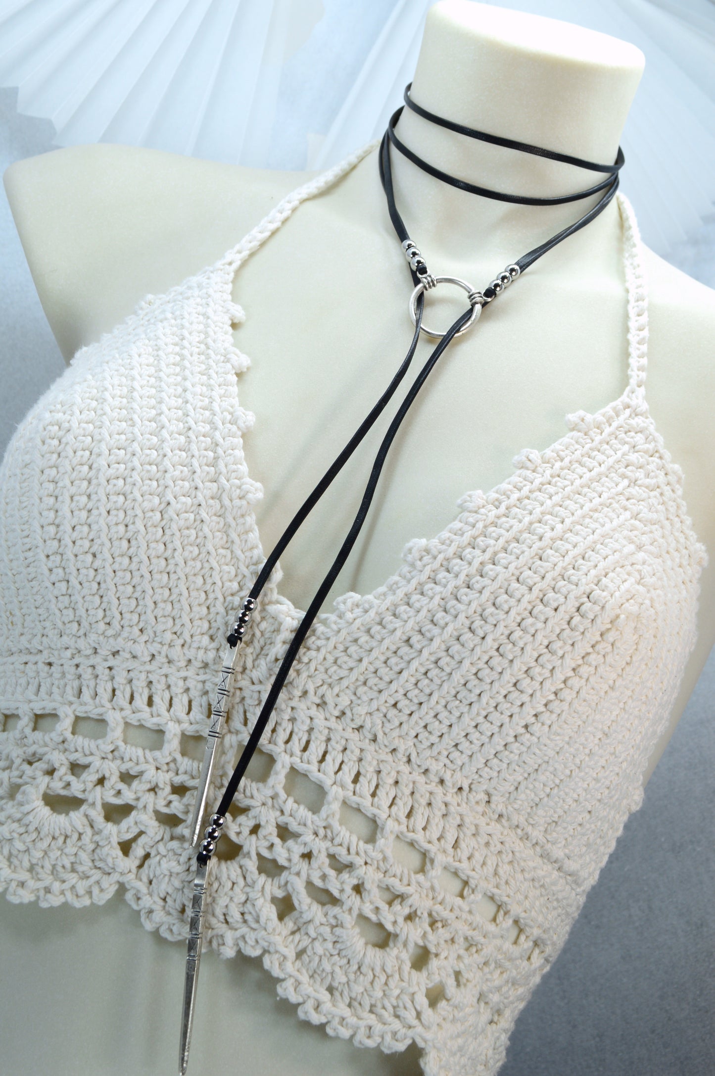 Black Leather Choker Necklace with Silver Ring – Adjustable Wrap, Boho Punk Gothic Minimalist Statement Jewelry, Unisex Trend Fall 2025