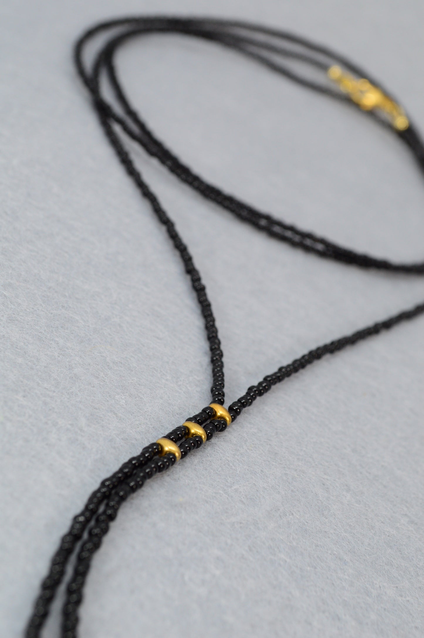 Boho Black Beaded Lariat Necklace – Handmade Wrap Y Necklace with Freshwater Pearls – Elegant Minimalist Jewelry