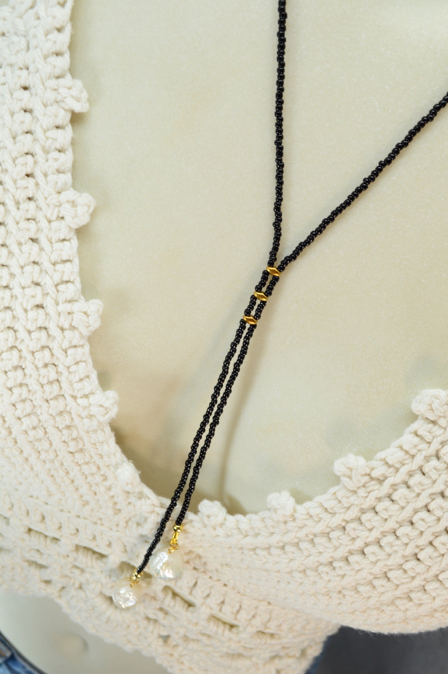 Boho Black Beaded Lariat Necklace – Handmade Wrap Y Necklace with Freshwater Pearls – Elegant Minimalist Jewelry