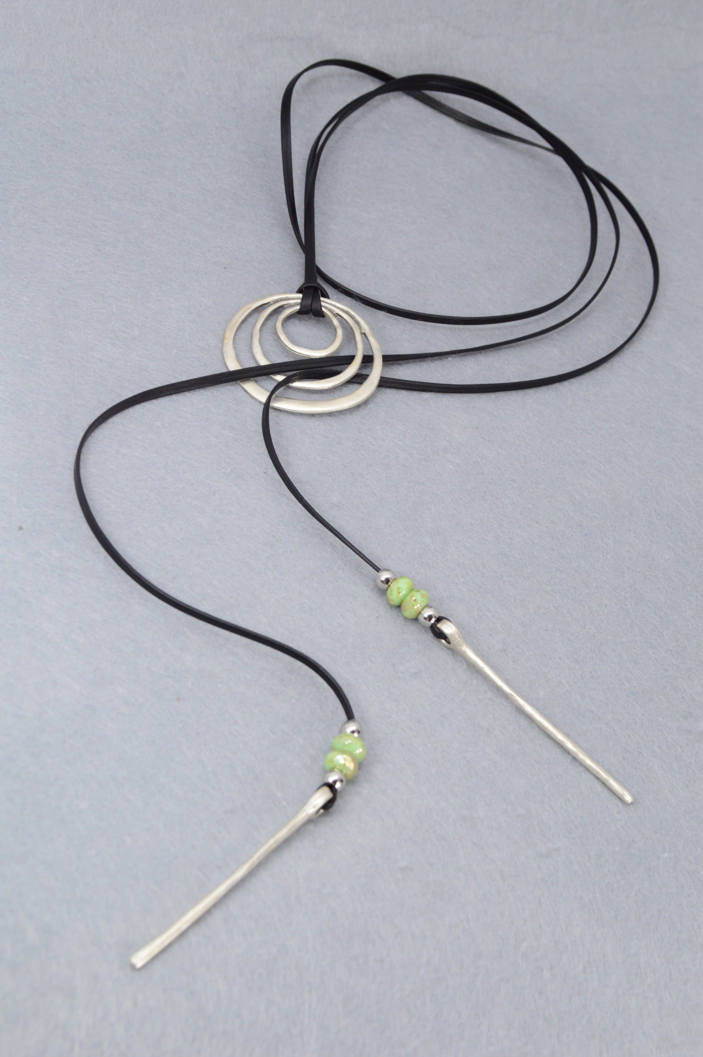 Boho Statement Necklace – Multi Ring Choker with Leather Cord, Silver Layered Circles & Green Beads – Festival Jewelry, Hippie Chic, Gypsy Style