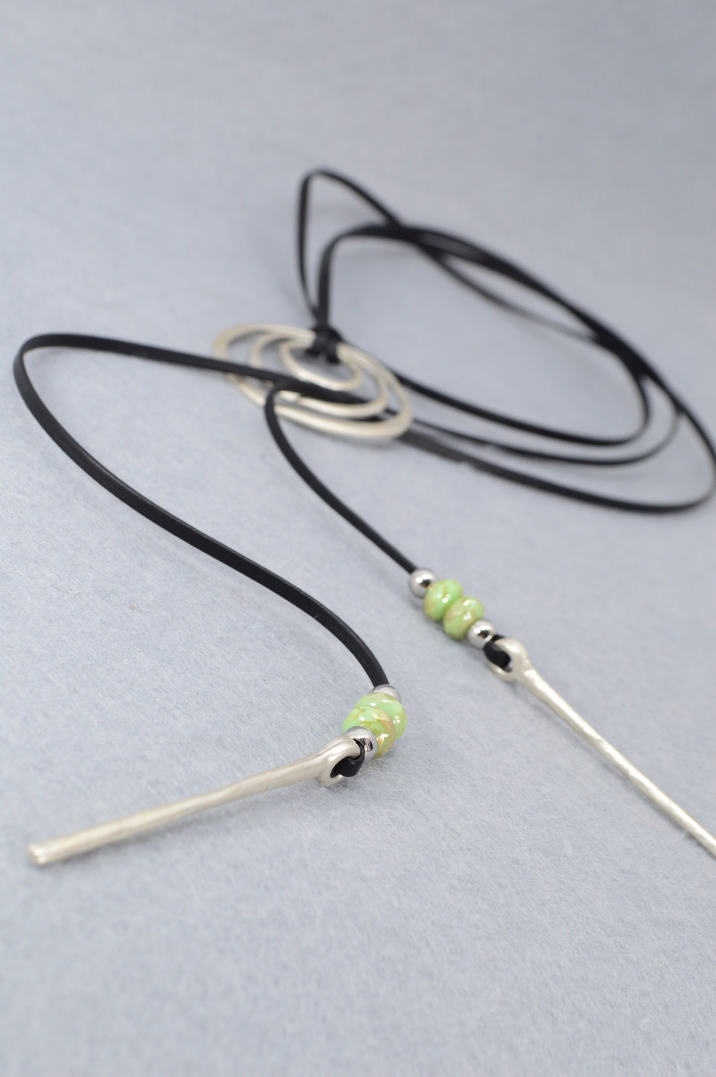 Boho Statement Necklace – Multi Ring Choker with Leather Cord, Silver Layered Circles & Green Beads – Festival Jewelry, Hippie Chic, Gypsy Style
