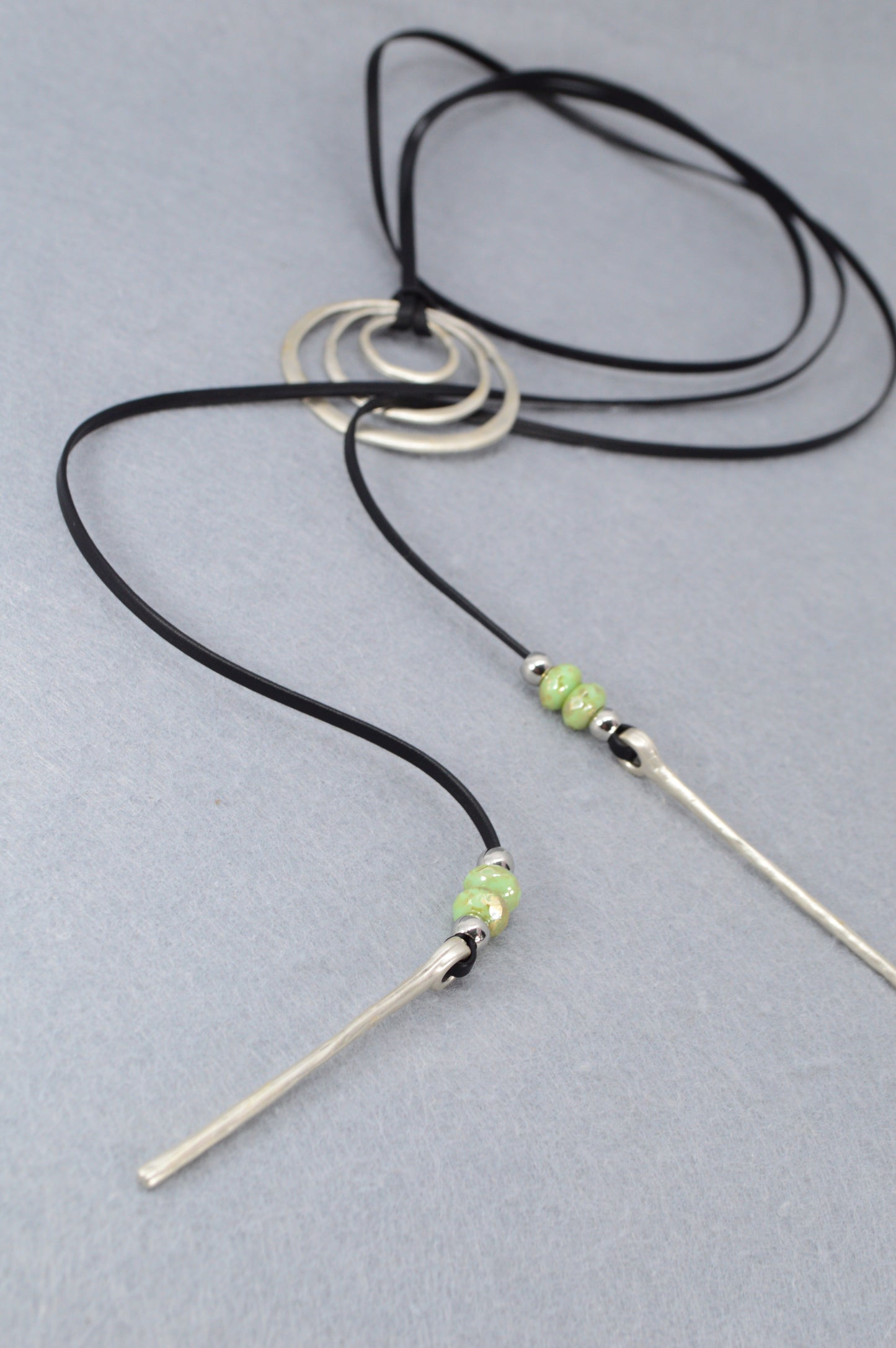 Boho Statement Necklace – Multi Ring Choker with Leather Cord, Silver Layered Circles & Green Beads – Festival Jewelry, Hippie Chic, Gypsy Style