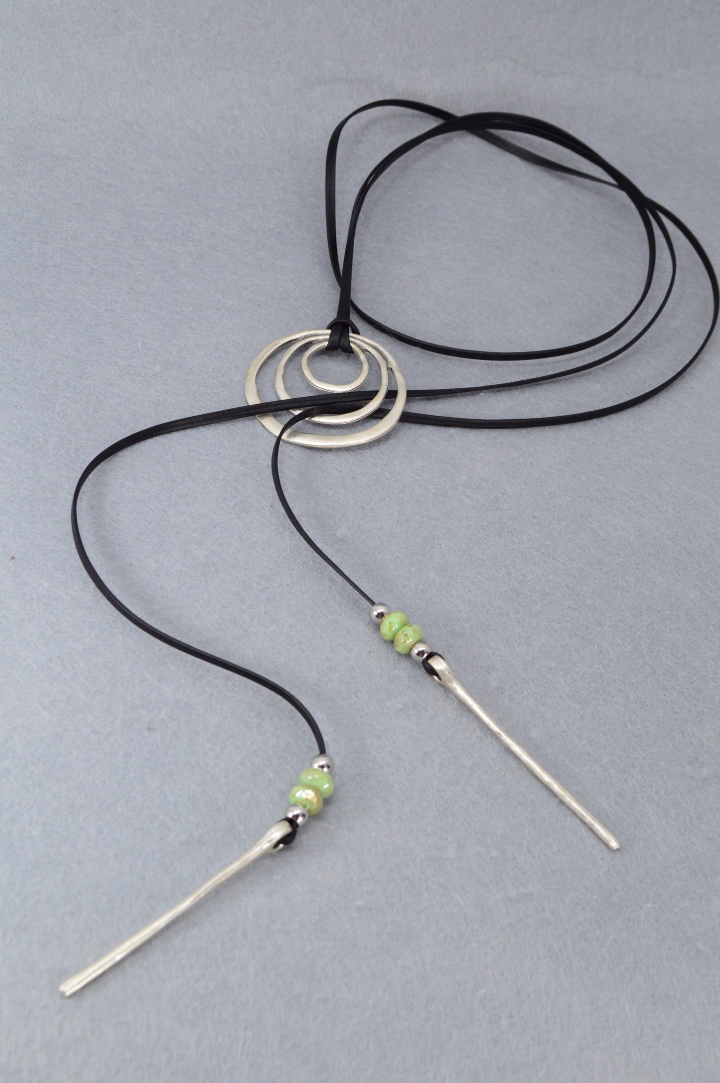 Boho Statement Necklace – Multi Ring Choker with Leather Cord, Silver Layered Circles & Green Beads – Festival Jewelry, Hippie Chic, Gypsy Style