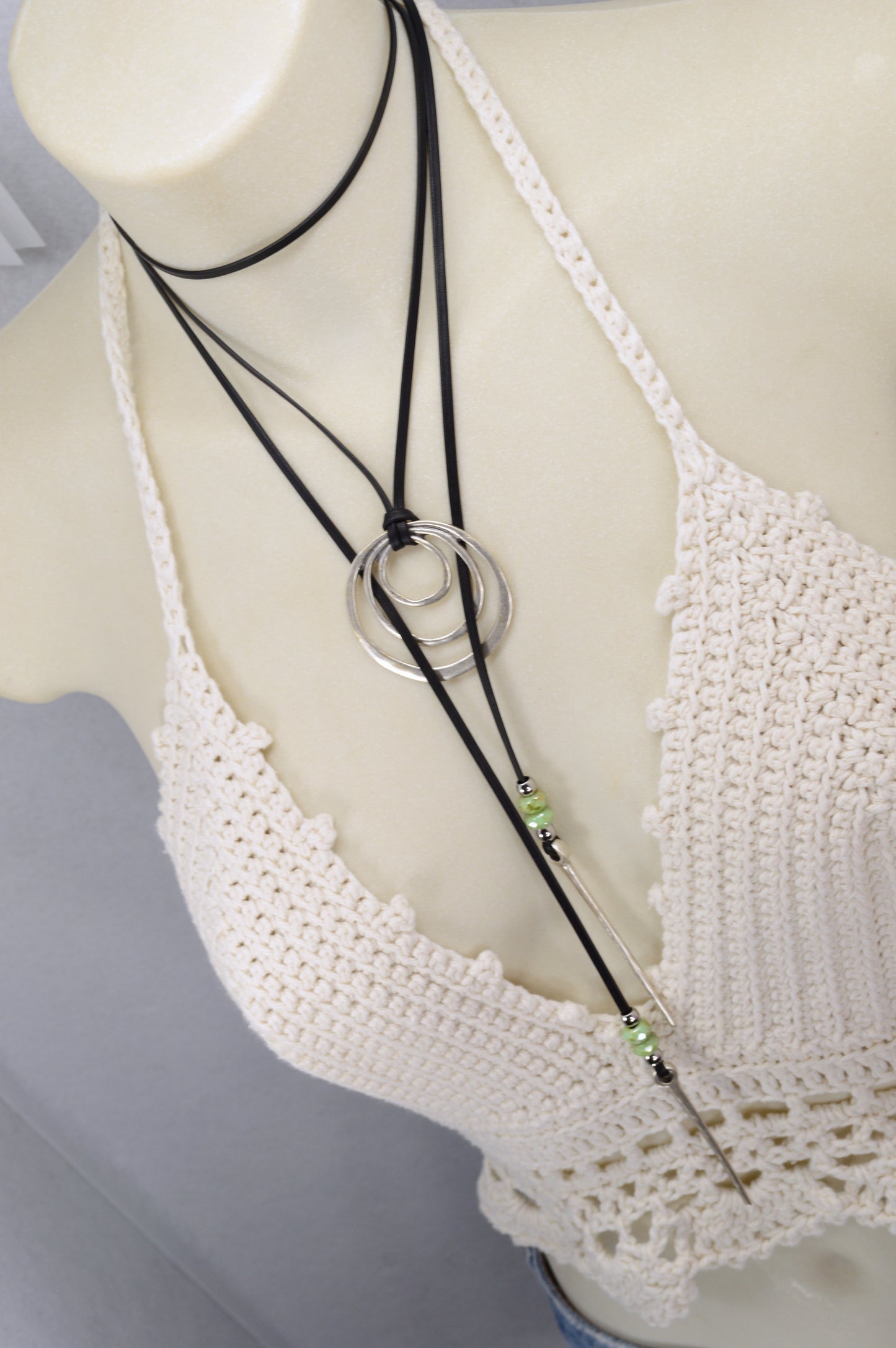 Boho Statement Necklace – Multi Ring Choker with Leather Cord, Silver Layered Circles & Green Beads – Festival Jewelry, Hippie Chic, Gypsy Style