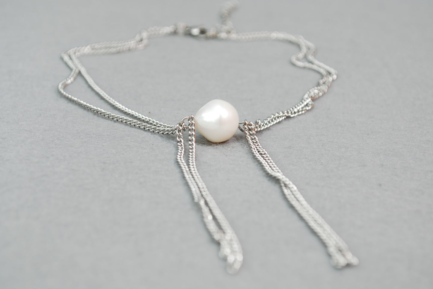 Minimalist Lariat Necklace with Pearl Drop