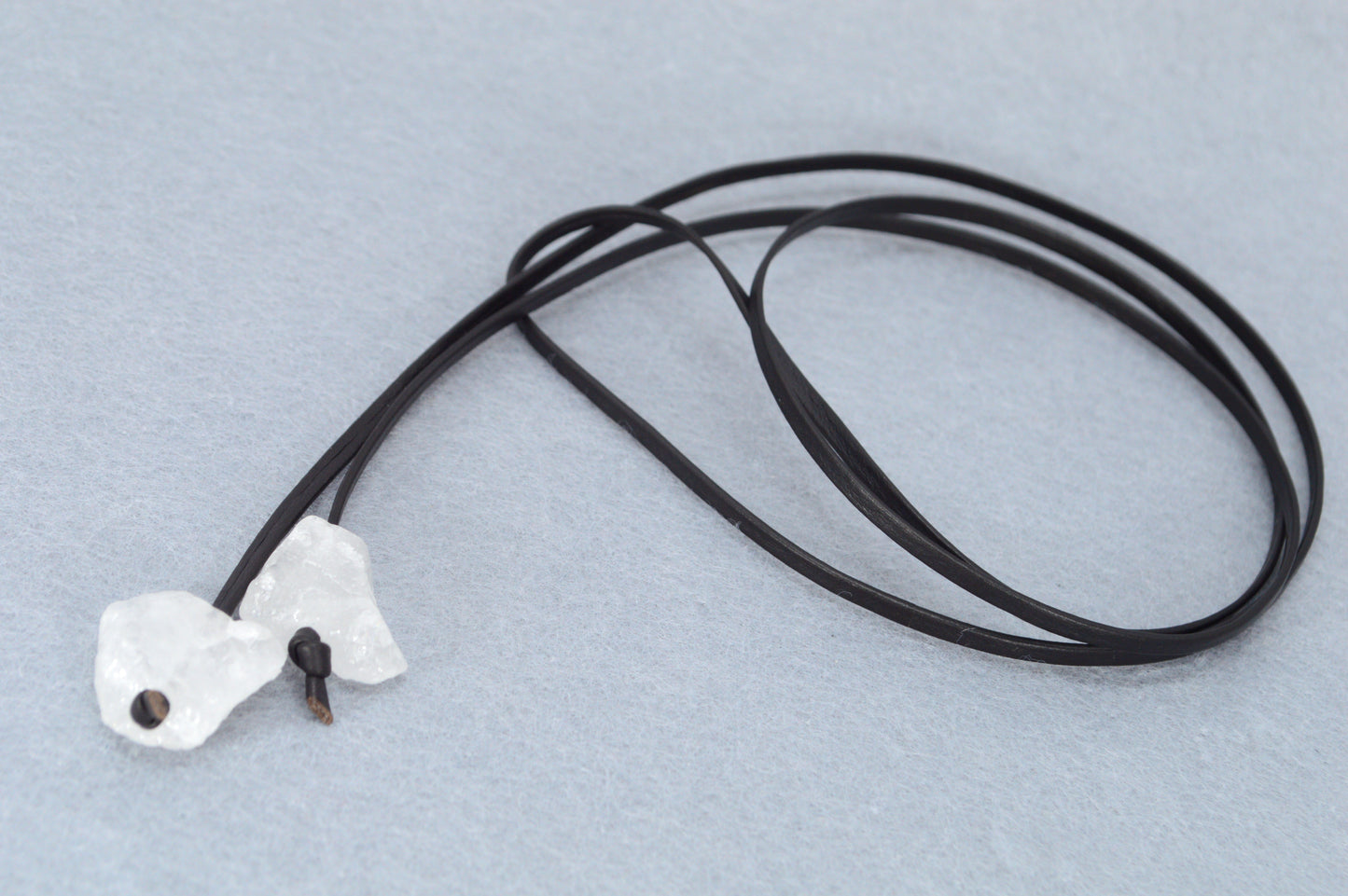 Raw Quartz Crystal Choker – Adjustable Leather Wrap Necklace, Boho Festival Jewelry, Healing Stone Necklace for Women & Men