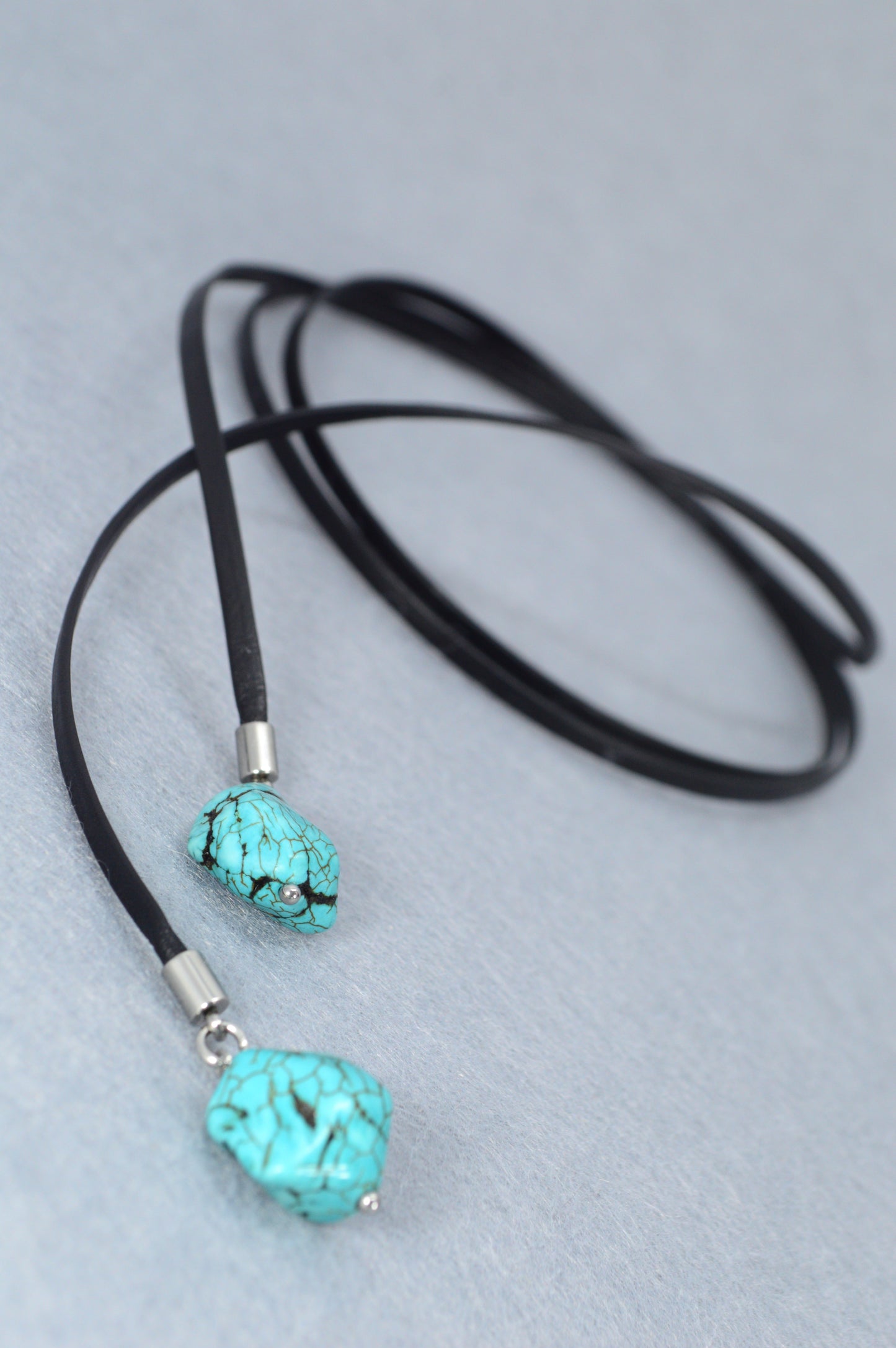 Boho Turquoise Choker Necklace – Genuine Leather Wrap with Natural Turquoise Stones