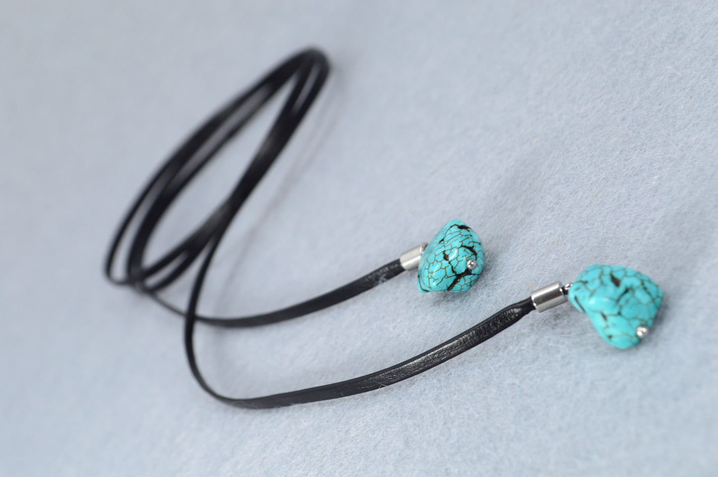 Boho Turquoise Choker Necklace – Genuine Leather Wrap with Natural Turquoise Stones