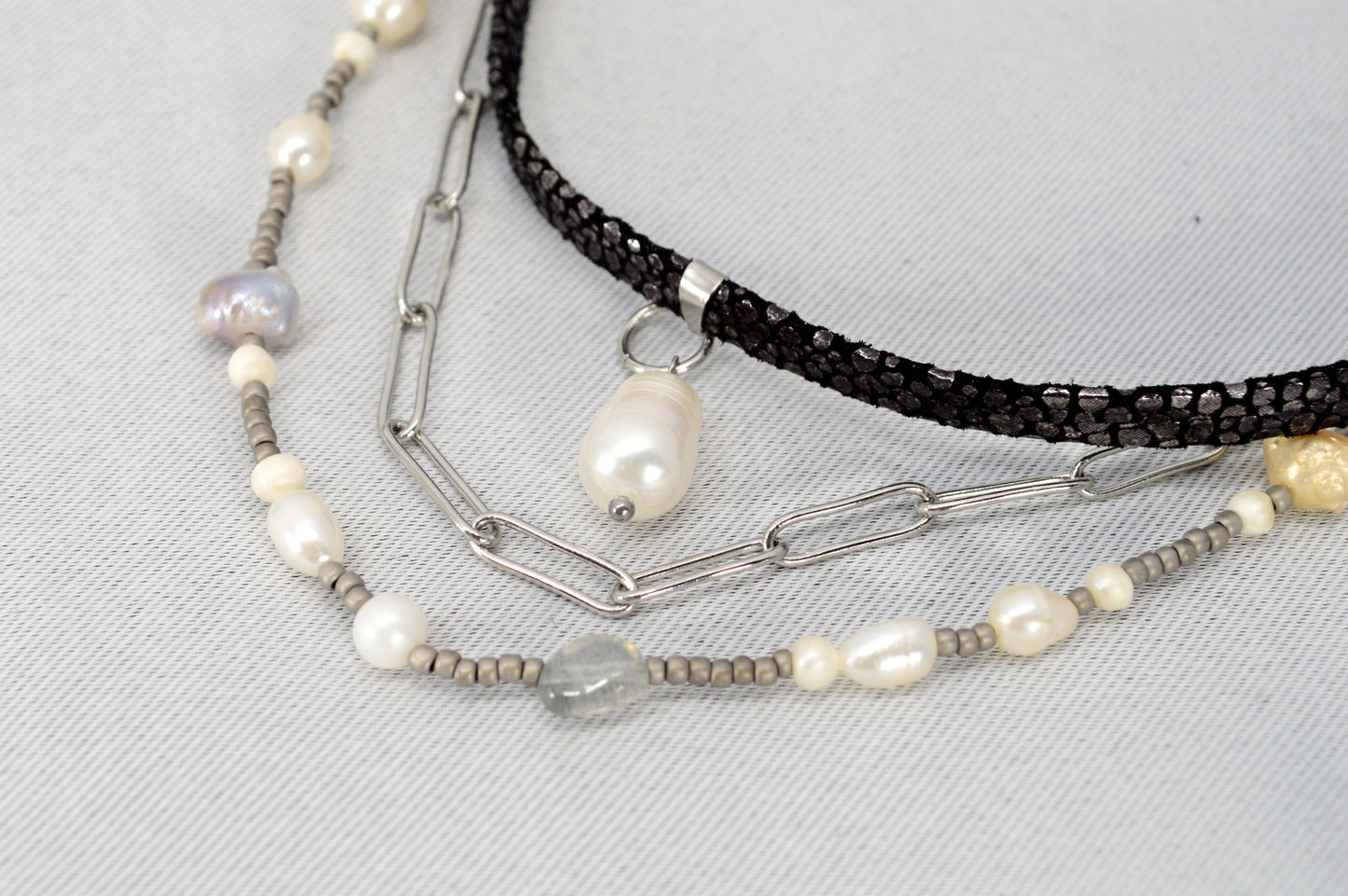 Bold Layered Choker Necklace – Freshwater Pearls, Stainless Steel & Statement Chain | Fall 2025 Trend