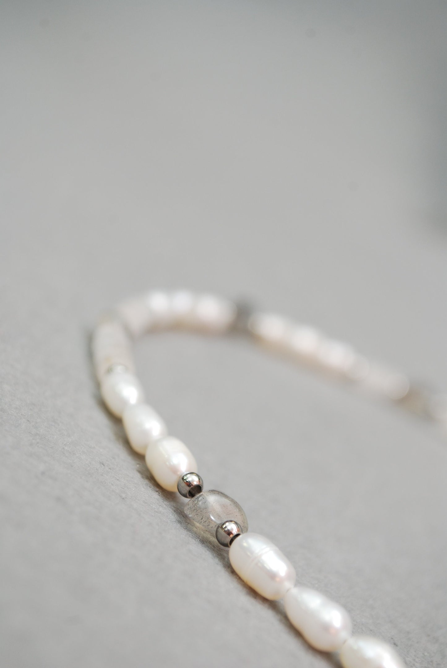 Freshwater Pearls & Labradorite Beads, Labradorite's impact on zodiac intuition and protection, Pisces, Scorpio, Leo, Cancer. 17" - 43cm