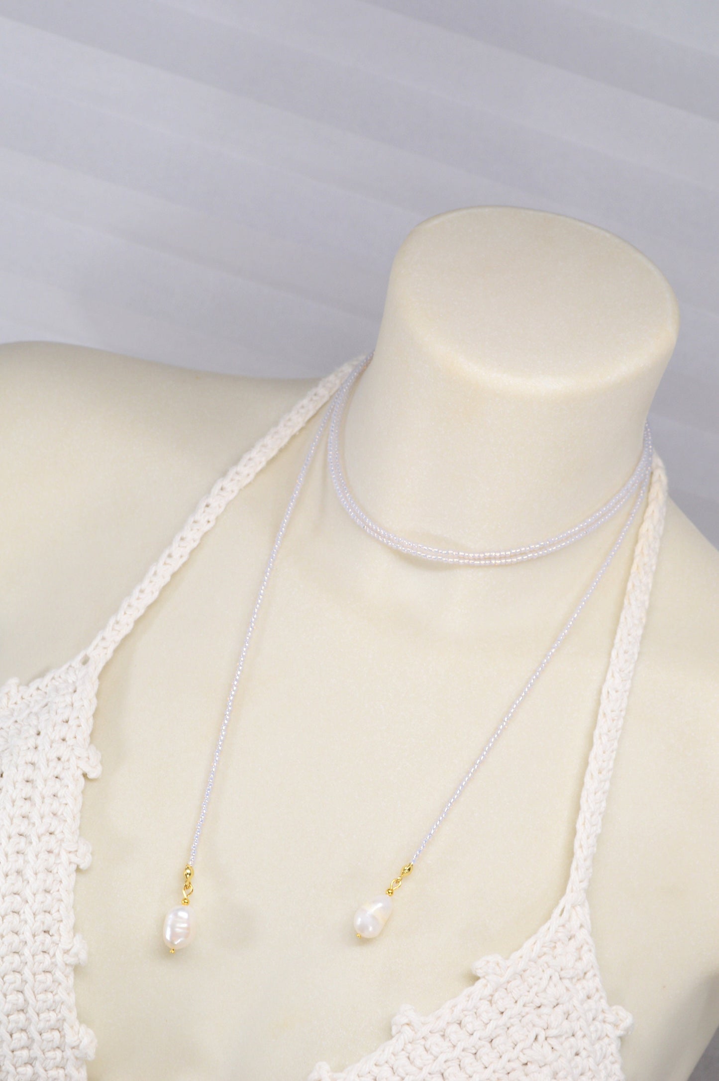 NEW *** Bold seed bead Y necklace featuring freshwater pearls. Chic wrap-around style. Eye-catching beaded choker. About 120cm - 47".