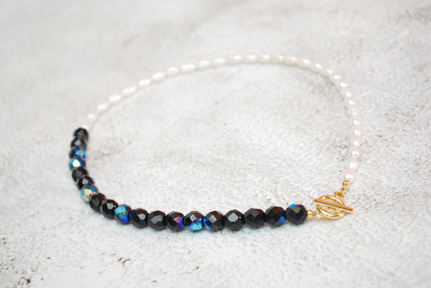 Back and white necklace, half freshwater pearl & half black glass beads choker, elegant jewelry  42cm 17"
