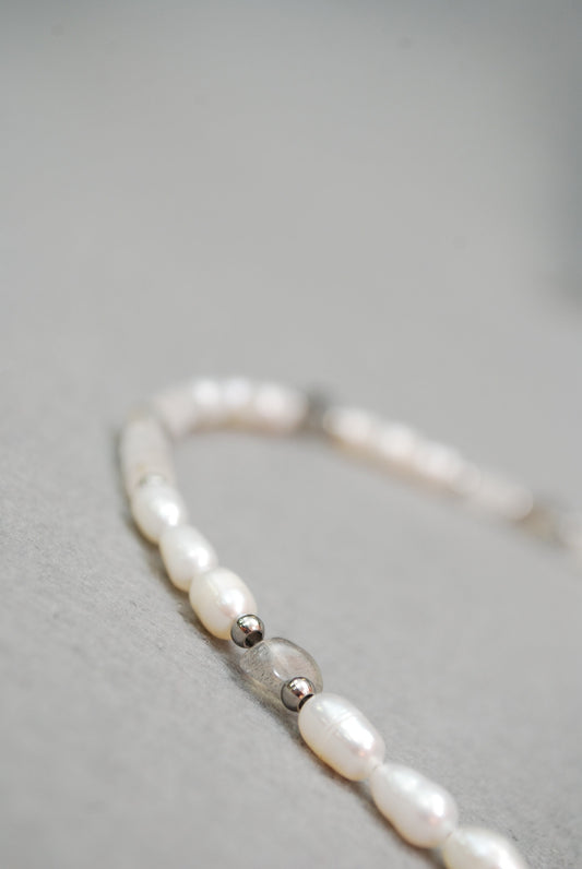 Stunning White and Gray Stone Necklace, Freshwater Pearls & Labradorite Beads, Handmade with High-Quality Materials, 17" Length, 43cm