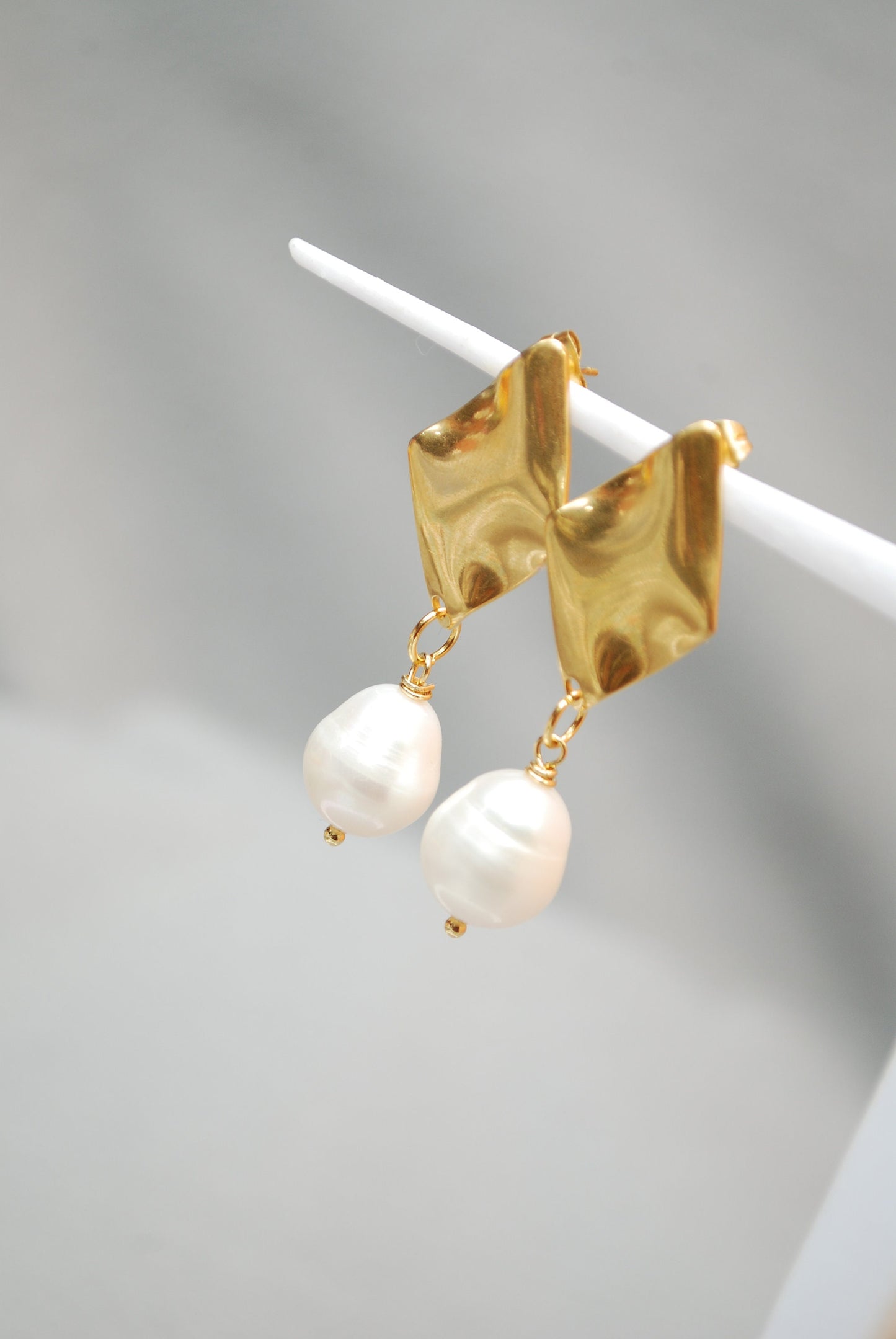 Chunky gold stainless steel earrings, Statement earrings with rhombus clasps", freshwater pearl earrings, Estibela design. 5cm - 2"
