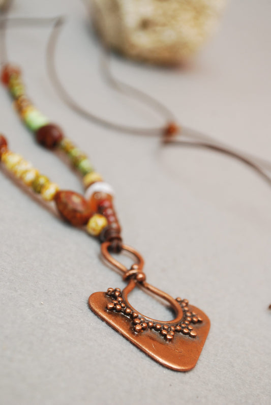 Exquisite Genuine Leather Necklace with Tibetan Agate Dzi Beads: A Unique Gift for Style and Luxury. Adjustible length.