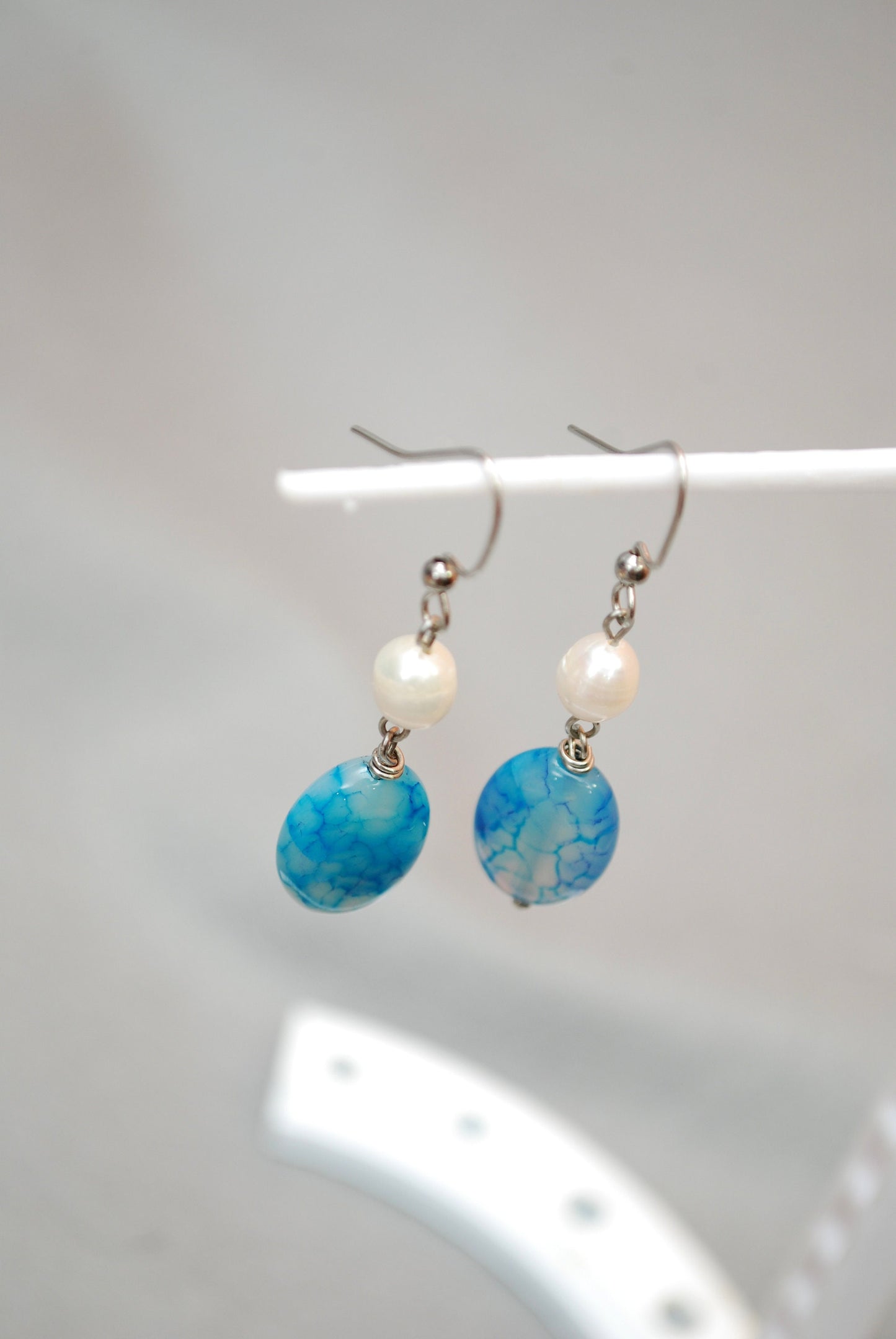 Boho-chic stainless steel earrings. Dragon agate & freshwater pearl dangle earrings. Estibela design. 5.2cm - 2". Must-have for boho brides