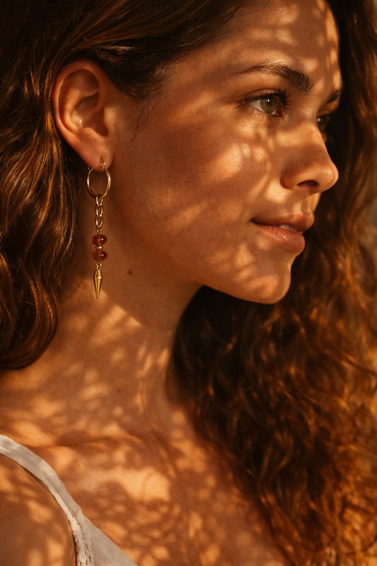 Boucles d’Oreilles Créoles Dorées avec Perles en Verre Tchèque | Acier Inoxydable | 6,5 cm
