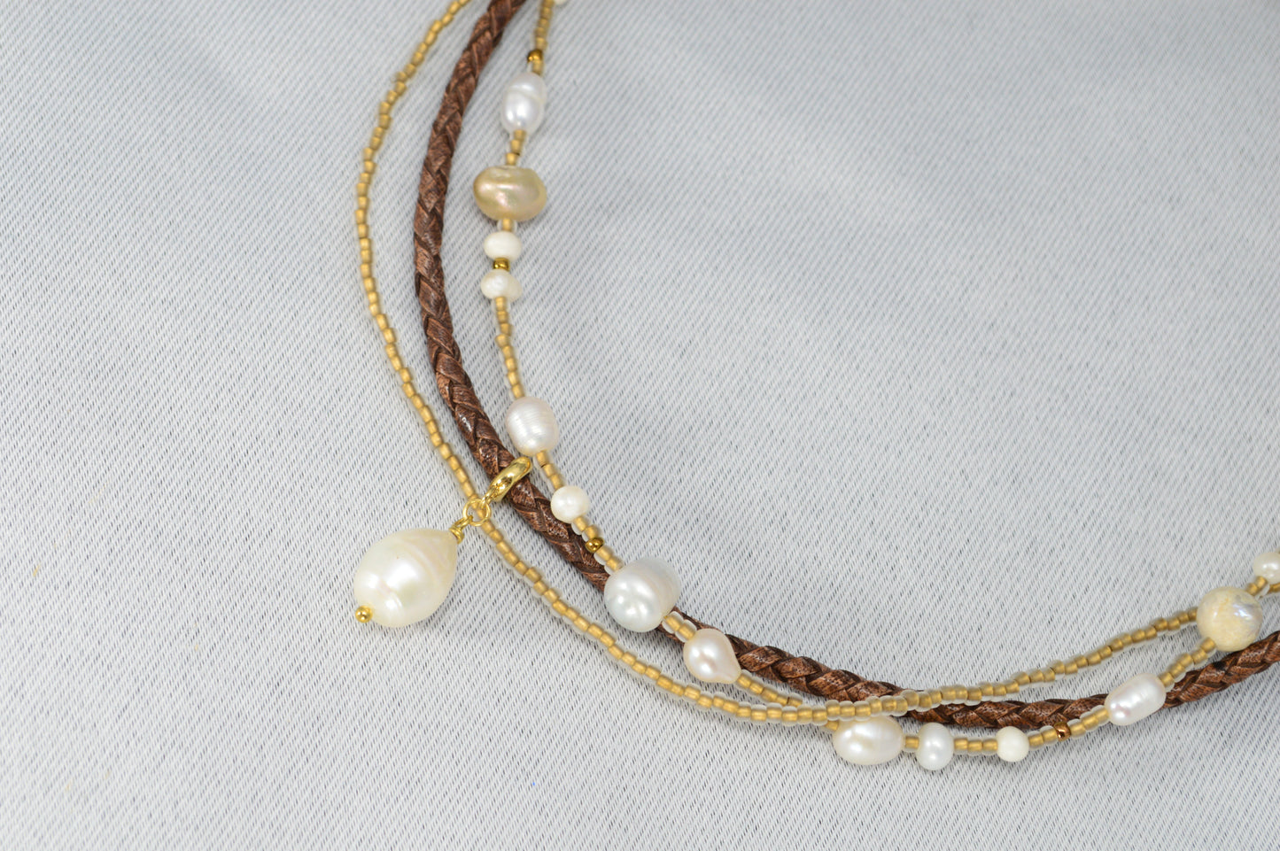 Layered Leather & Pearl Choker – Boho Multi-Strand Necklace with Freshwater Pearls