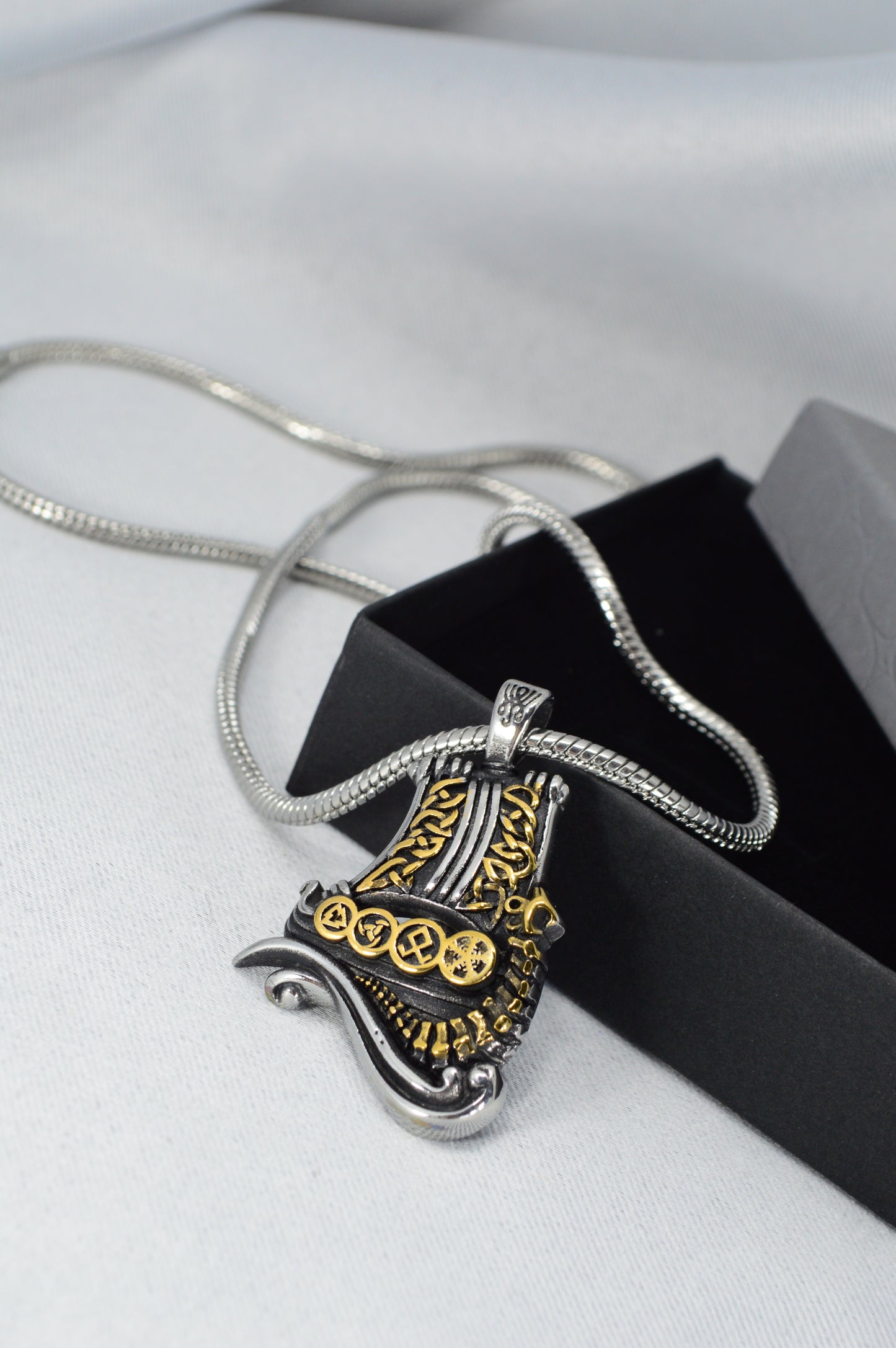 Viking Axe Pendant Necklace – Stainless Steel Nordic Amulet with Gold Details