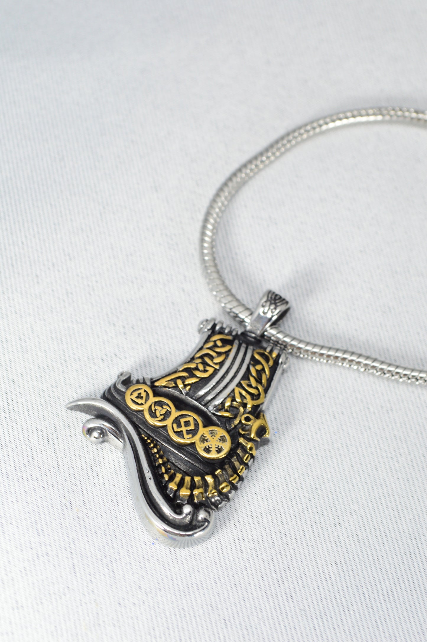 Viking Axe Pendant Necklace – Stainless Steel Nordic Amulet with Gold Details