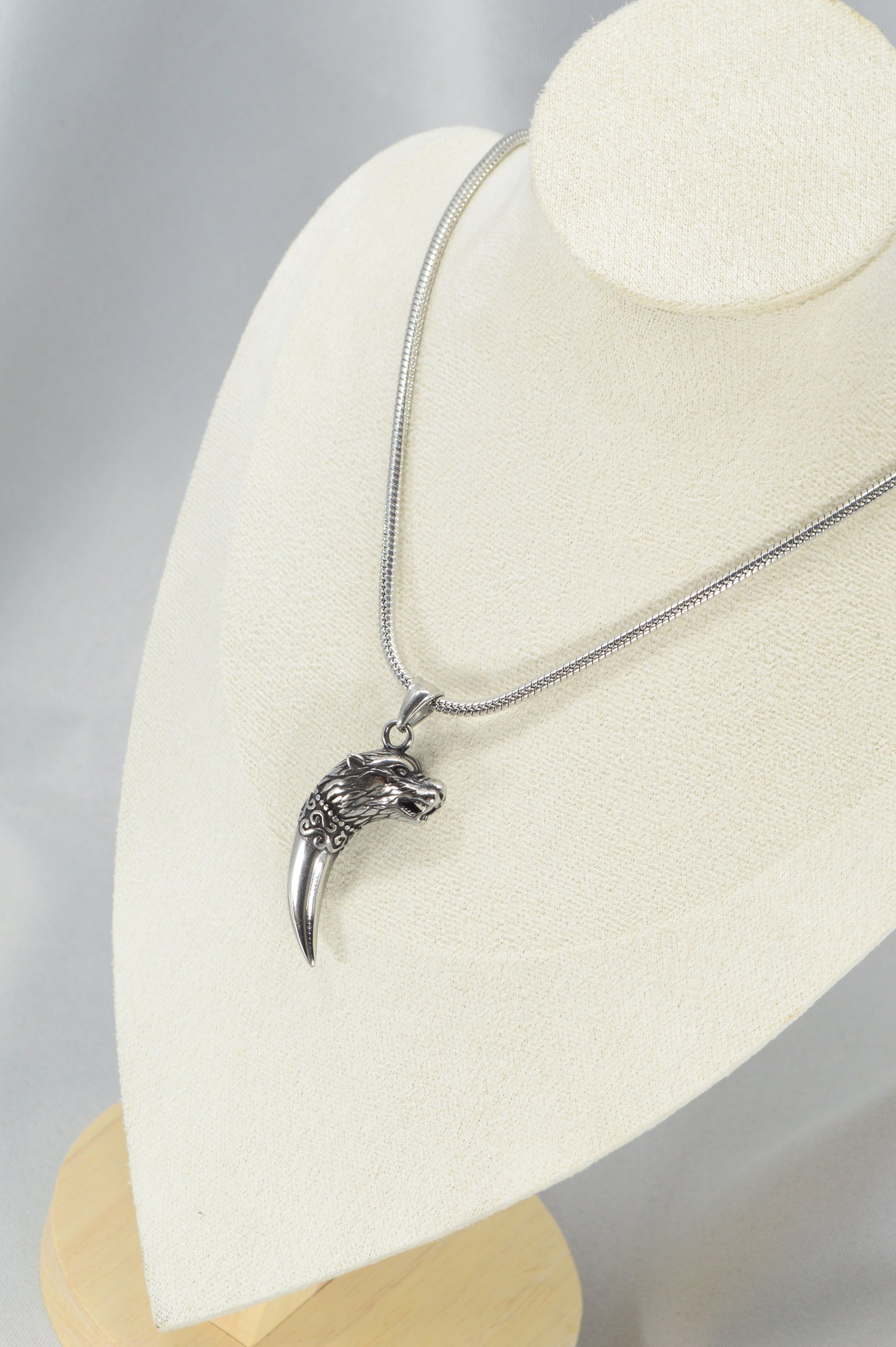 Wolf Fang Pendant Necklace – Viking Style Stainless Steel Amulet