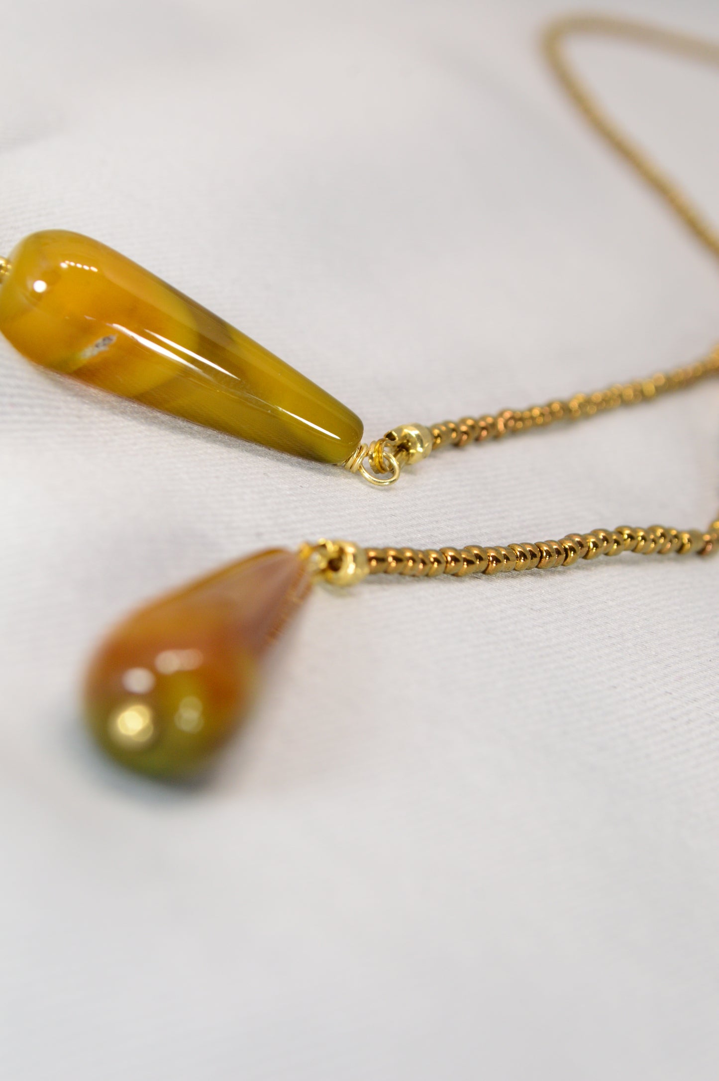 Agate Drop Lariat Necklace – Gold Seed Bead Y Necklace with Natural Agate Tips
