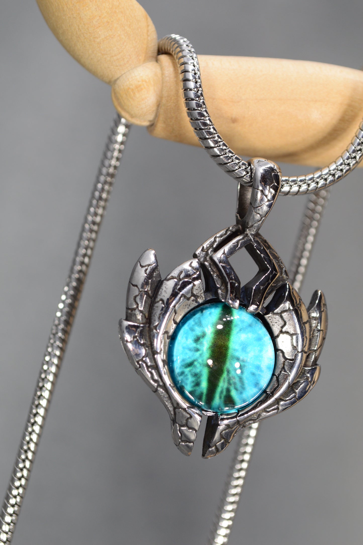Dragon Eye Pendant Necklace – Fantasy Stainless Steel Amulet