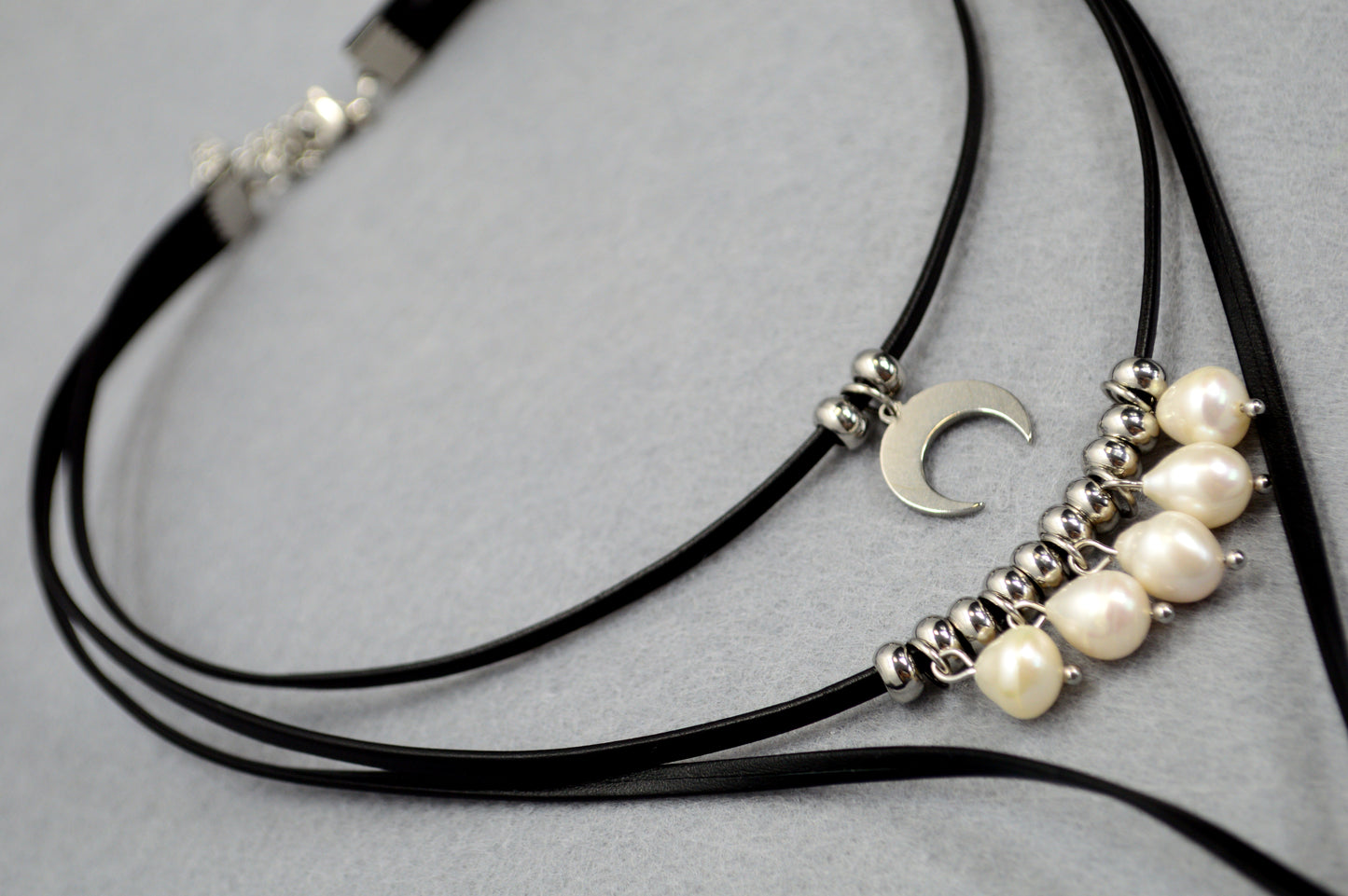 Black Leather Pearl Bolo Necklace – Layered Moon Choker with Freshwater Pearls