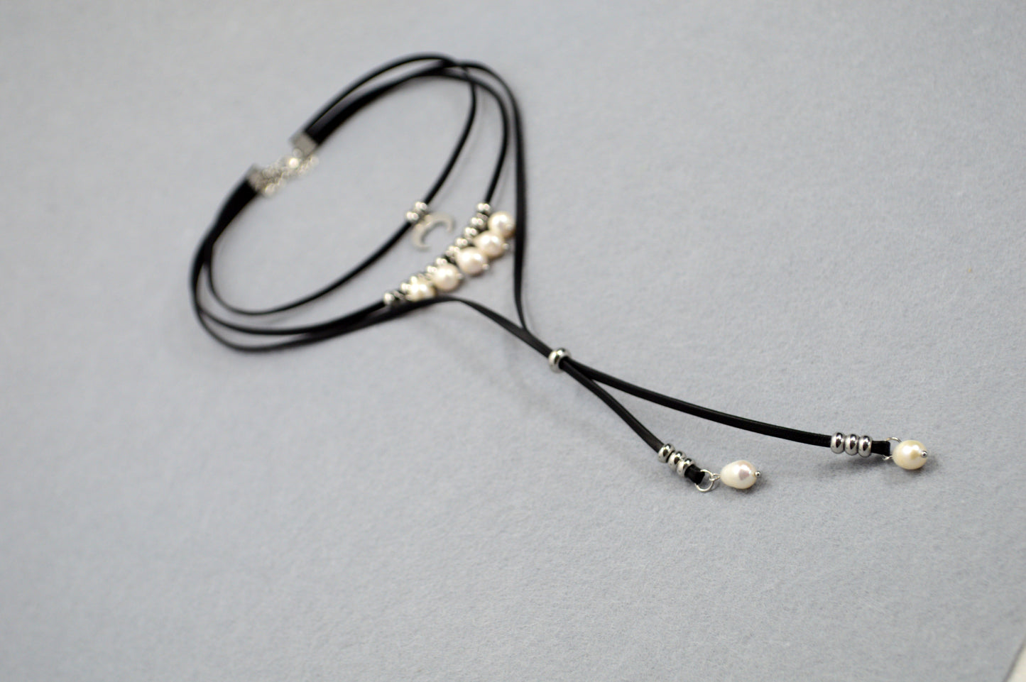 Black Leather Pearl Bolo Necklace – Layered Moon Choker with Freshwater Pearls