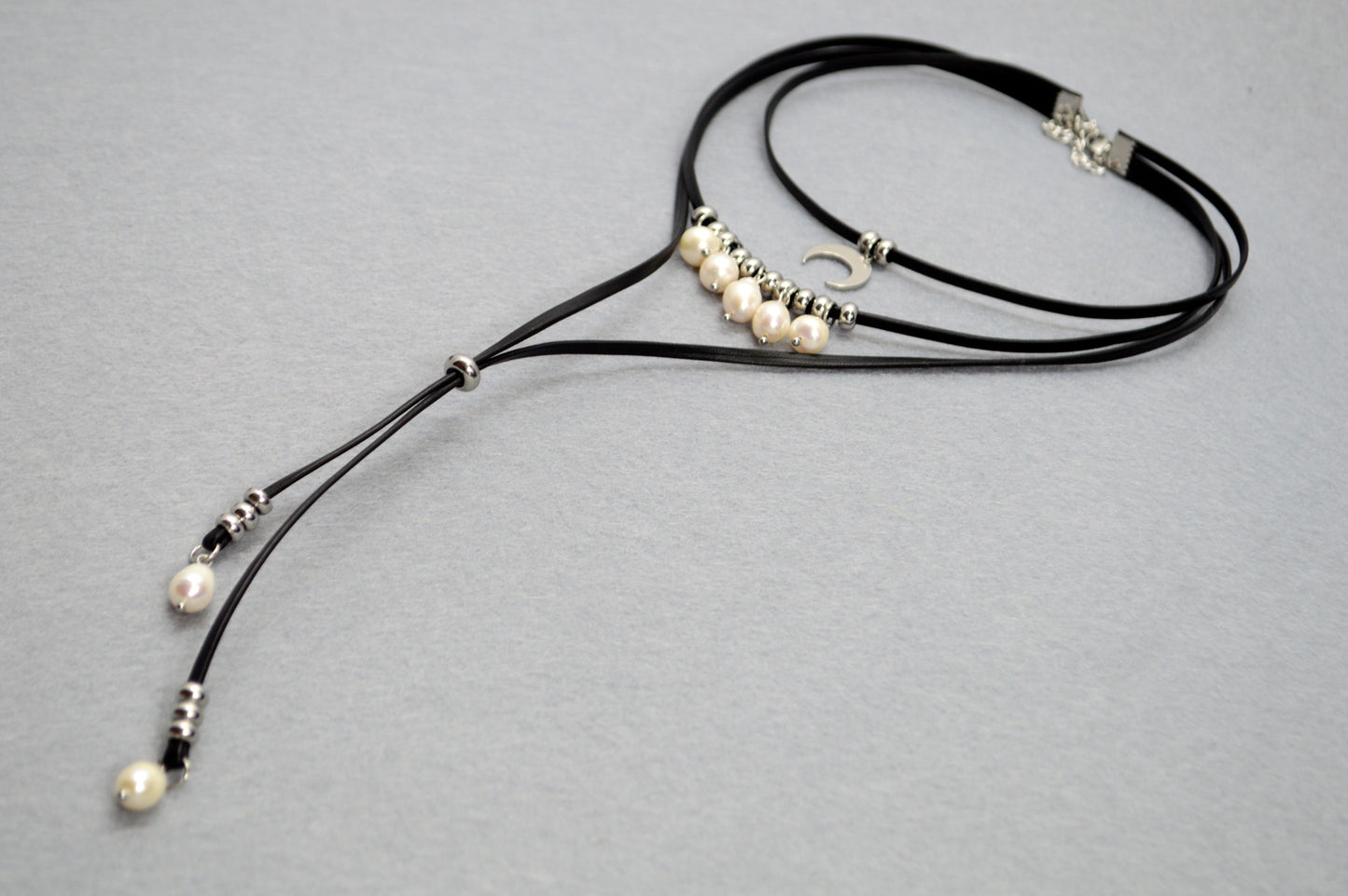 Black Leather Pearl Bolo Necklace – Layered Moon Choker with Freshwater Pearls