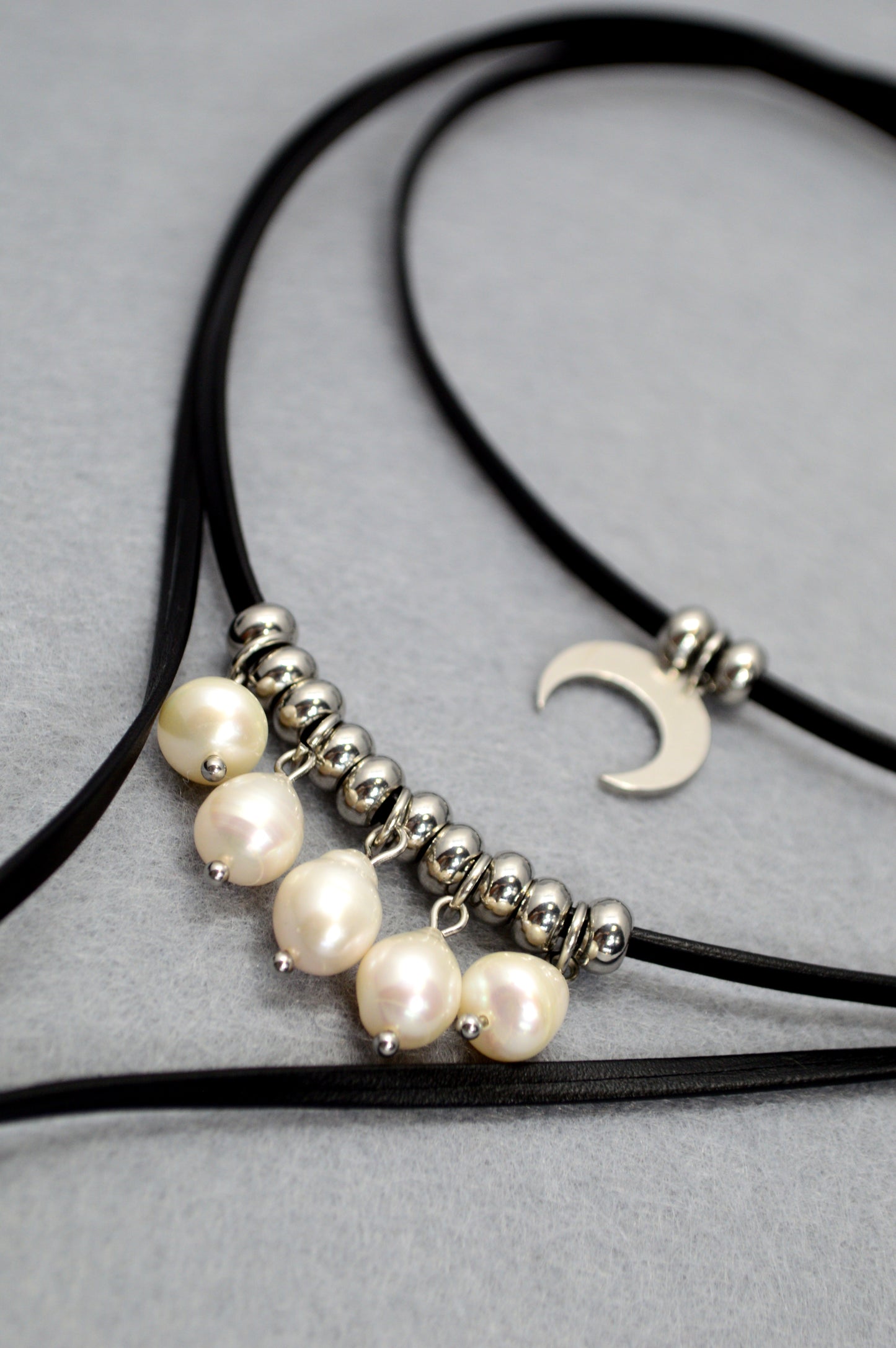 Black Leather Pearl Bolo Necklace – Layered Moon Choker with Freshwater Pearls