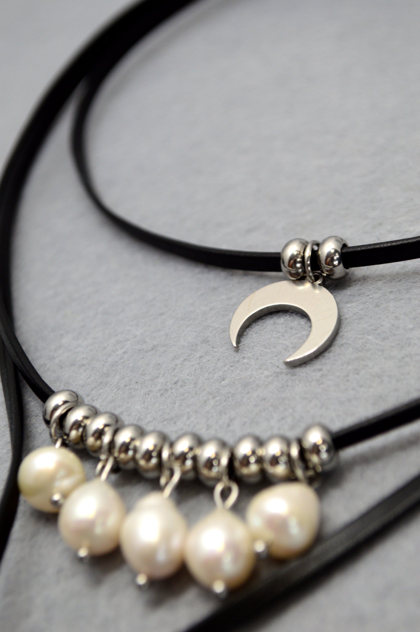 Black Leather Pearl Bolo Necklace – Layered Moon Choker with Freshwater Pearls
