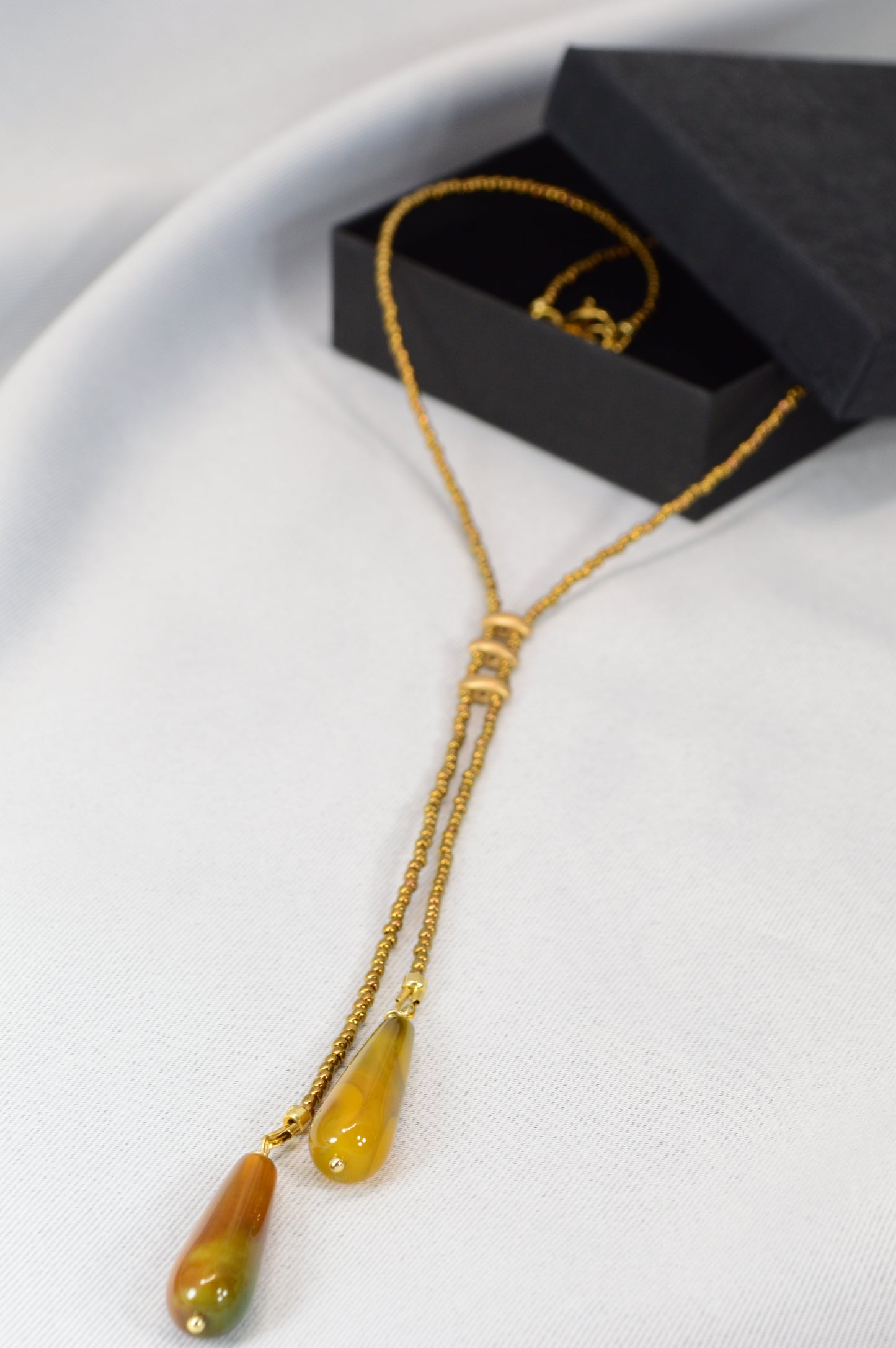 Agate Drop Lariat Necklace – Gold Seed Bead Y Necklace with Natural Agate Tips