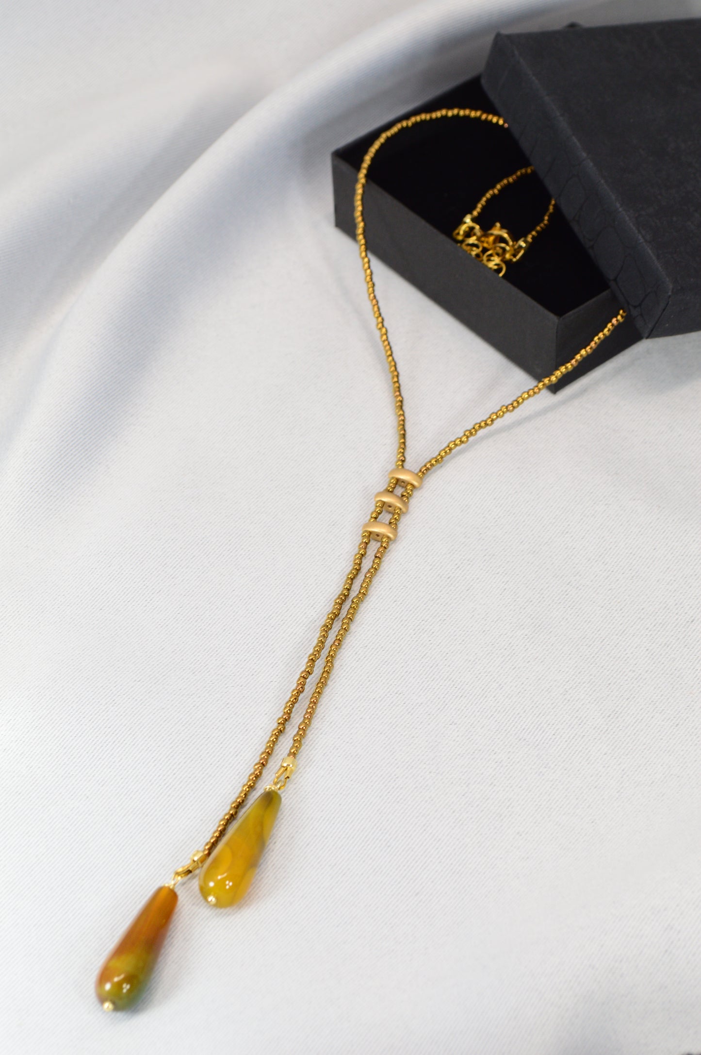 Agate Drop Lariat Necklace – Gold Seed Bead Y Necklace with Natural Agate Tips