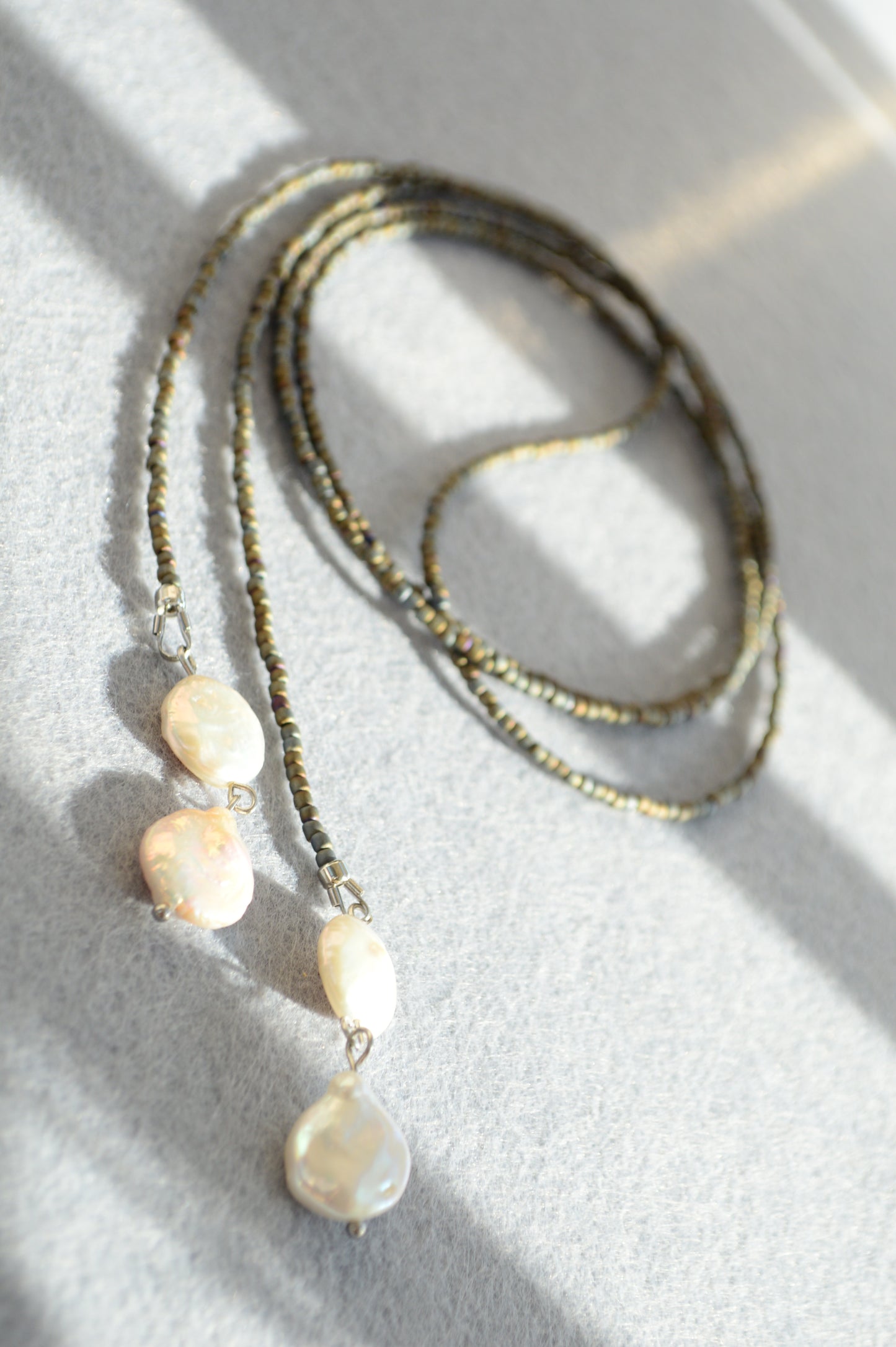 Grey Pearl Lariat Necklace – Adjustable Seed Bead Y Necklace with Freshwater Pearls