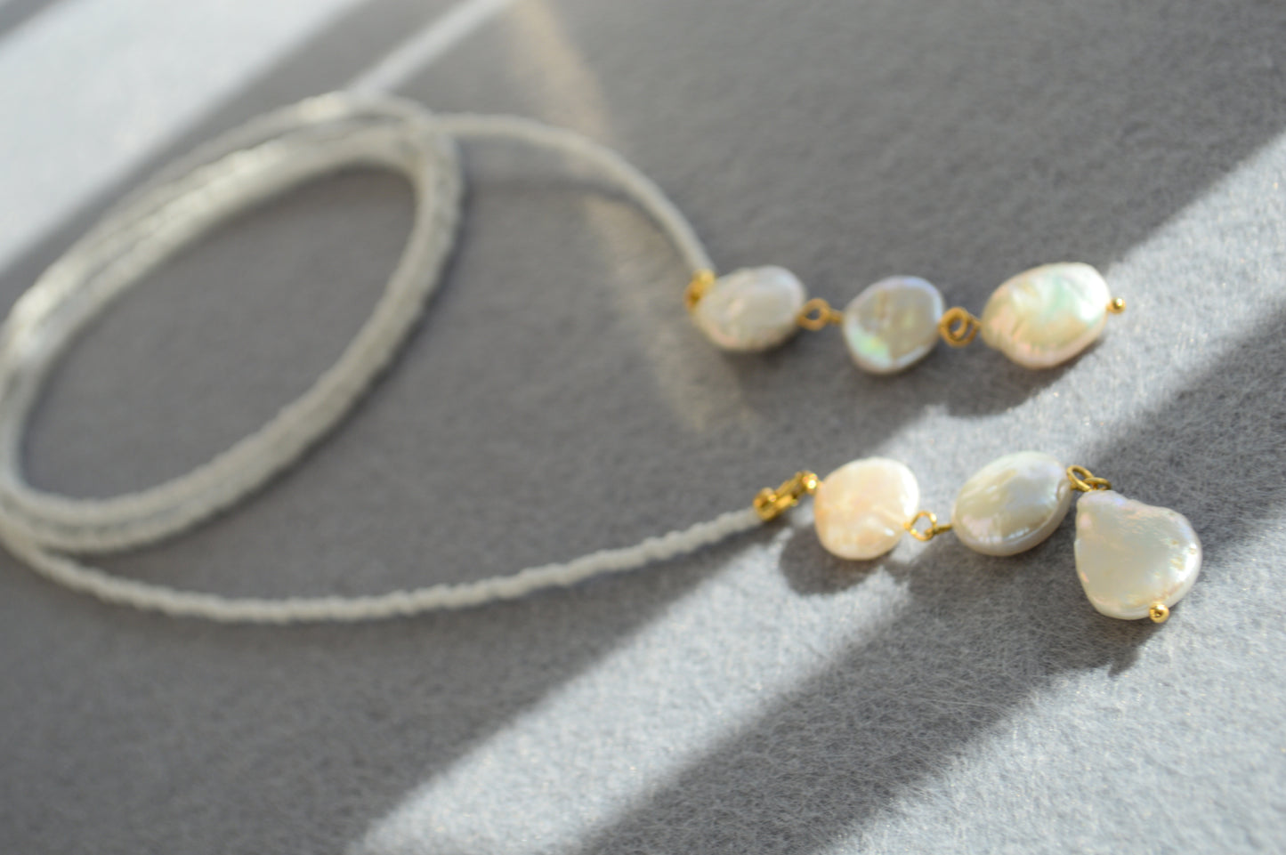 White Pearl Lariat Necklace – Adjustable Seed Bead Y Necklace with Freshwater Pearls