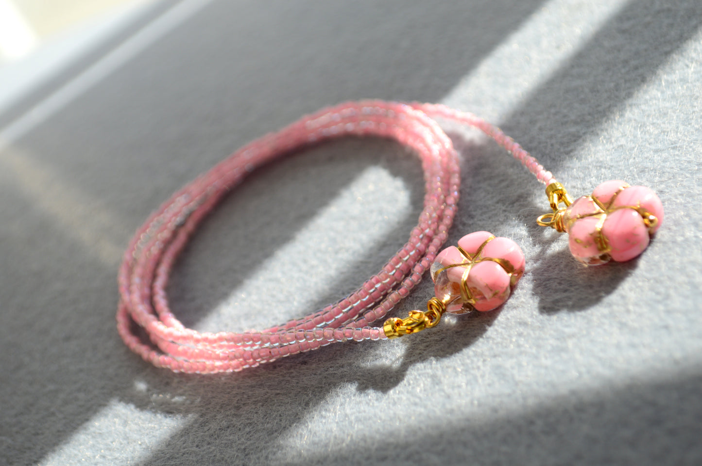 Pink Flower Lariat Necklace – Adjustable Seed Bead Y Necklace with Glass Flowers