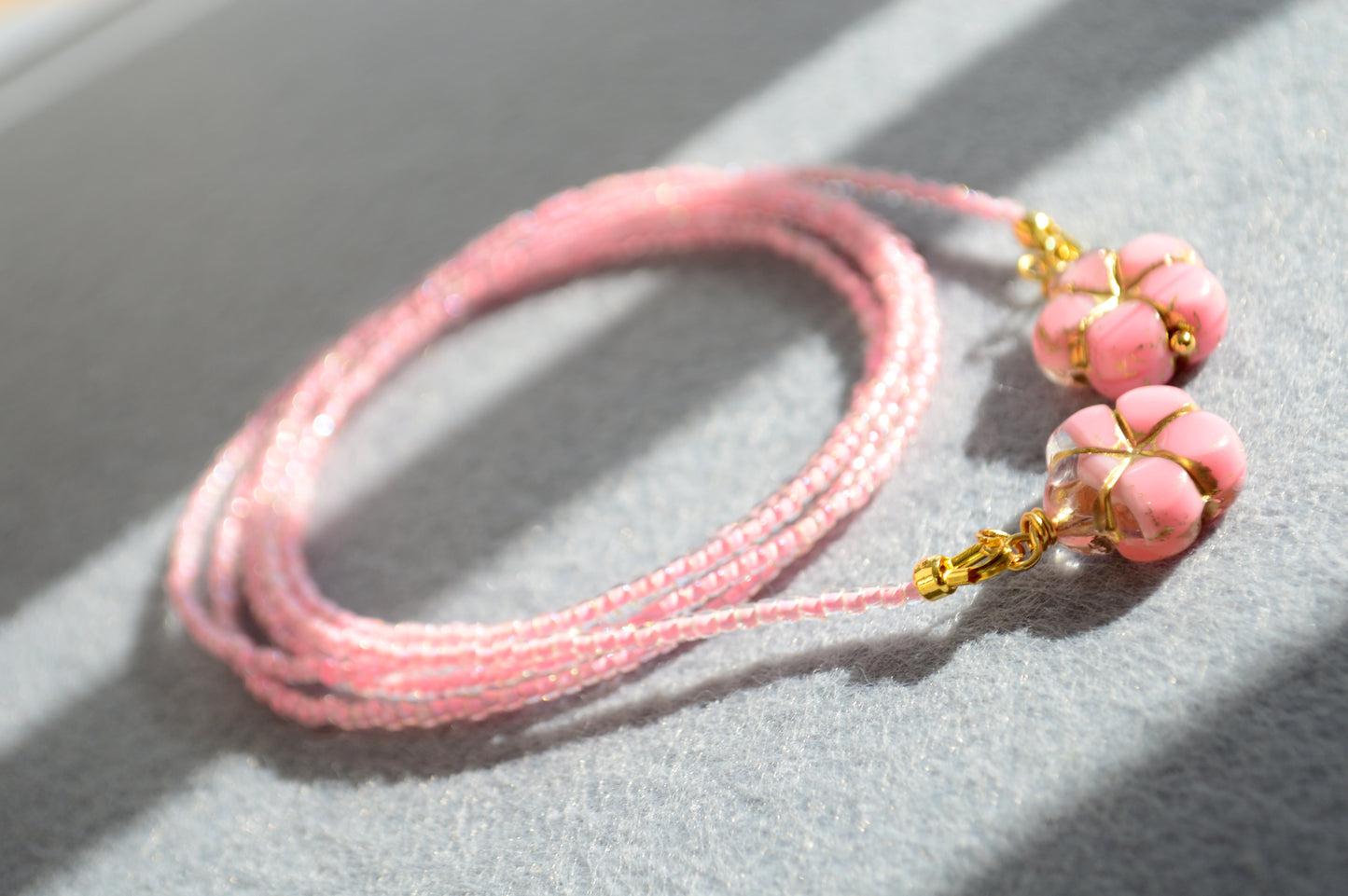 Pink Flower Lariat Necklace – Adjustable Seed Bead Y Necklace with Glass Flowers