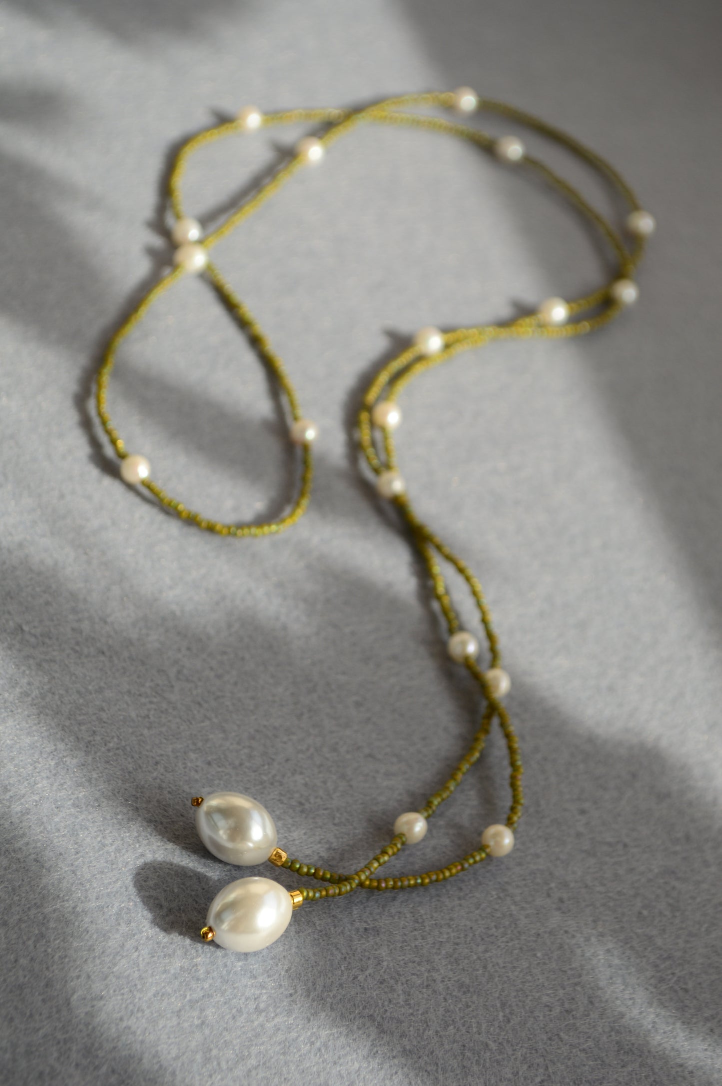 White Pearl Lariat Necklace – Adjustable Seed Bead Y Necklace