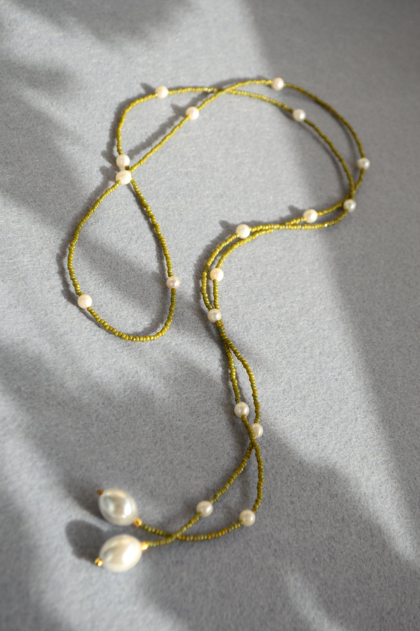 White Pearl Lariat Necklace – Adjustable Seed Bead Y Necklace