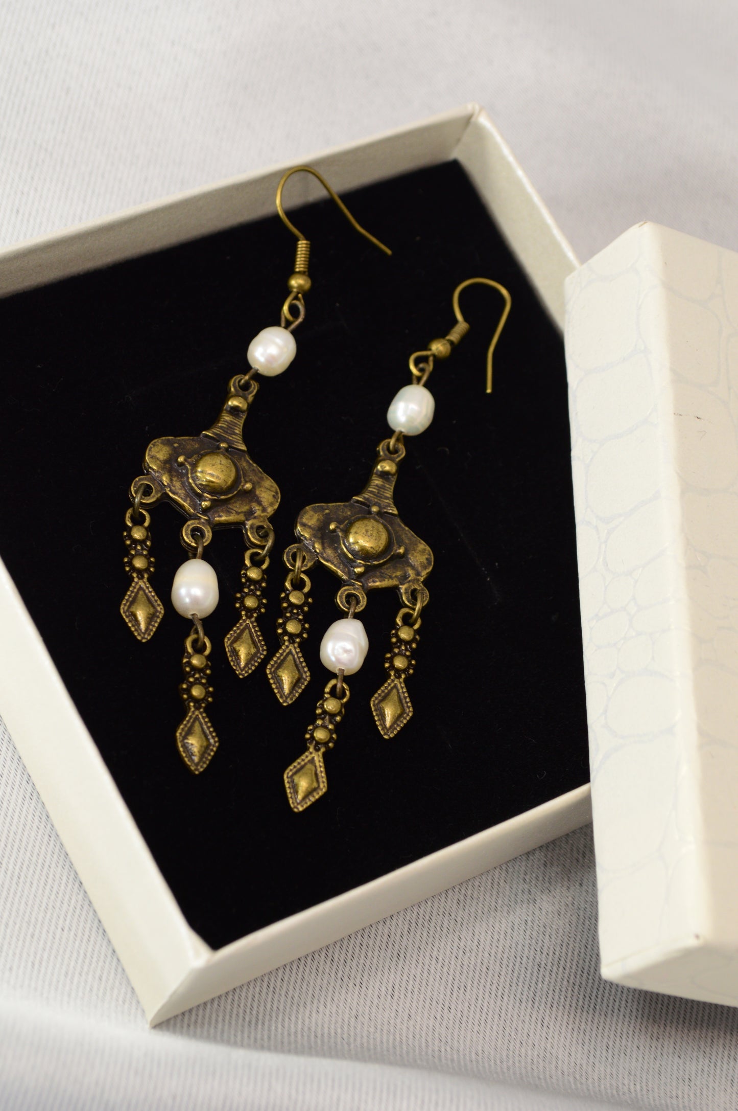 Boho Pearl Dangle Earrings in Bronze & Copper – 8 cm / 3.1