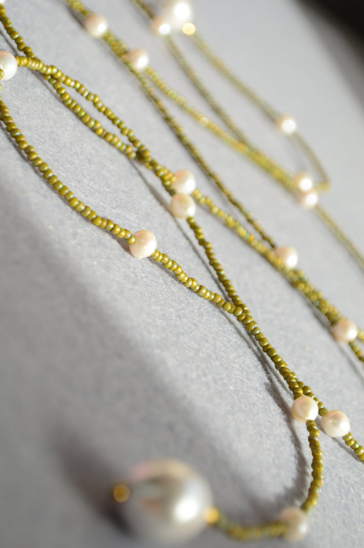 White Pearl Lariat Necklace – Adjustable Seed Bead Y Necklace