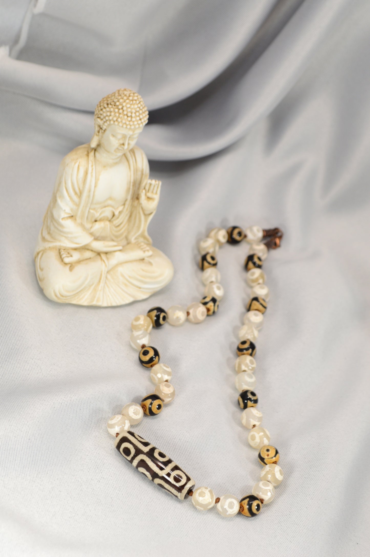 Black & Ivory Tibetan Dzi Bead Necklace – Boho Spiritual Amulet / Unisex Protection Jewelry
